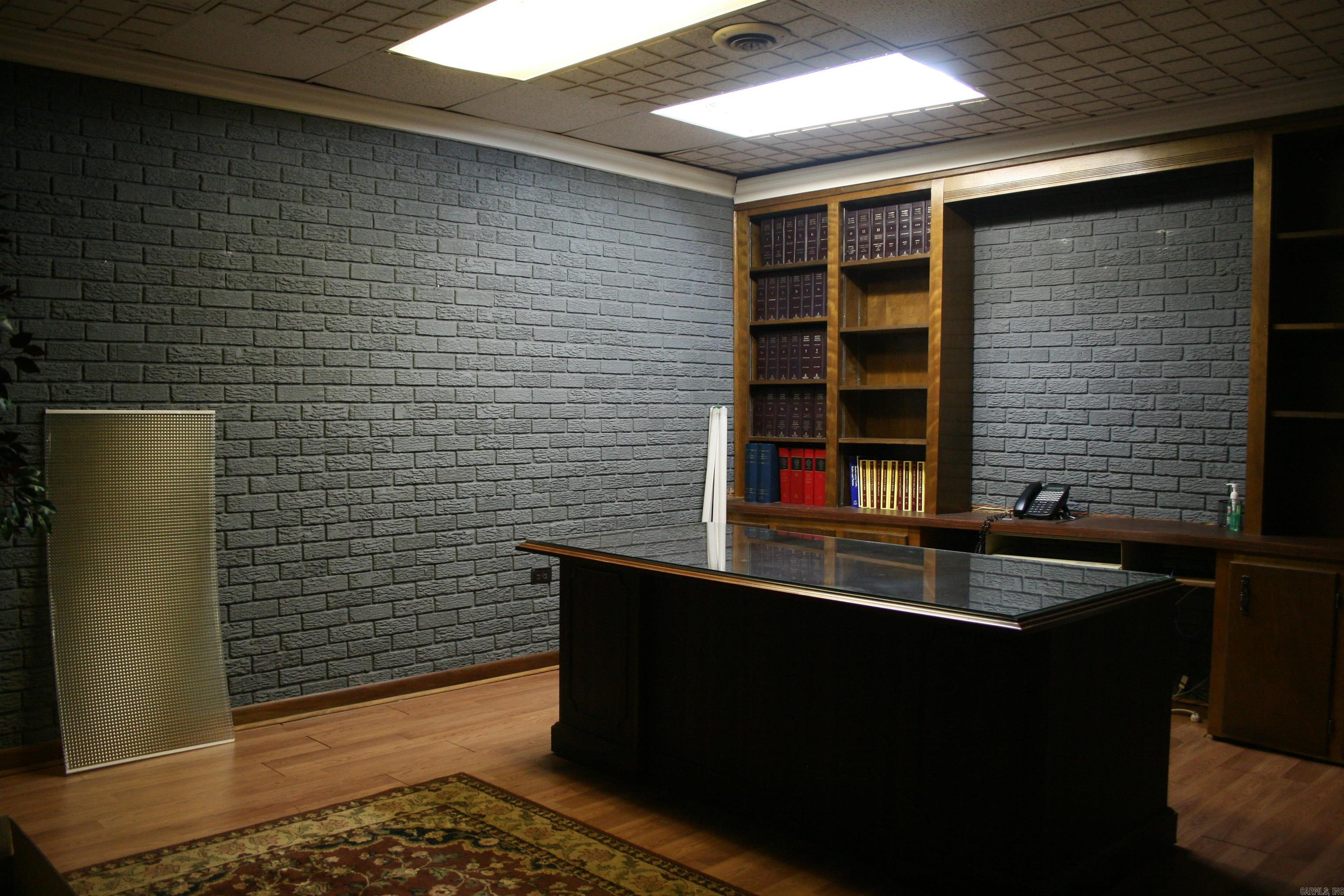 310 Main St. Property Photo 14