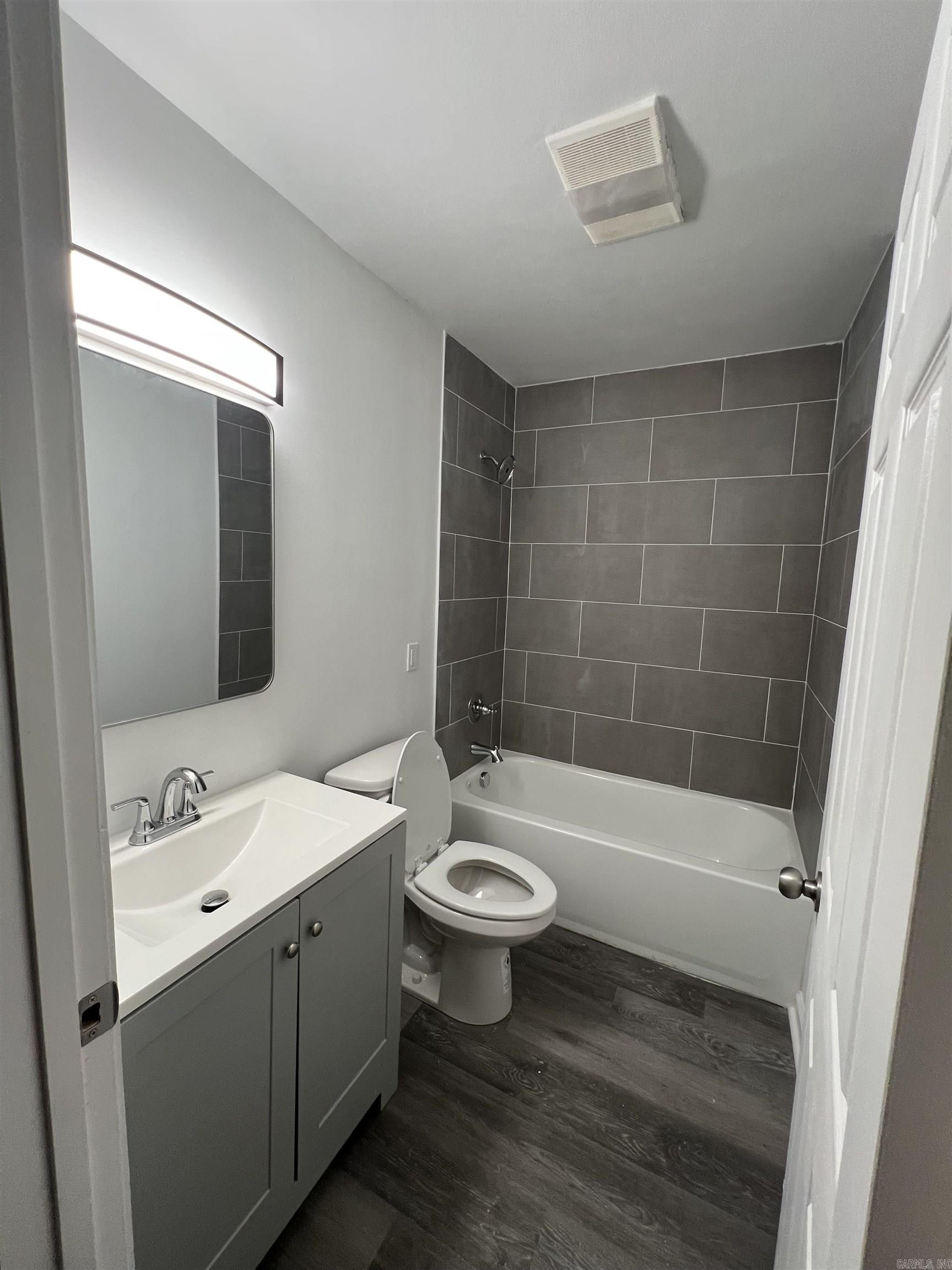 2113 19th Street Property Photo 3