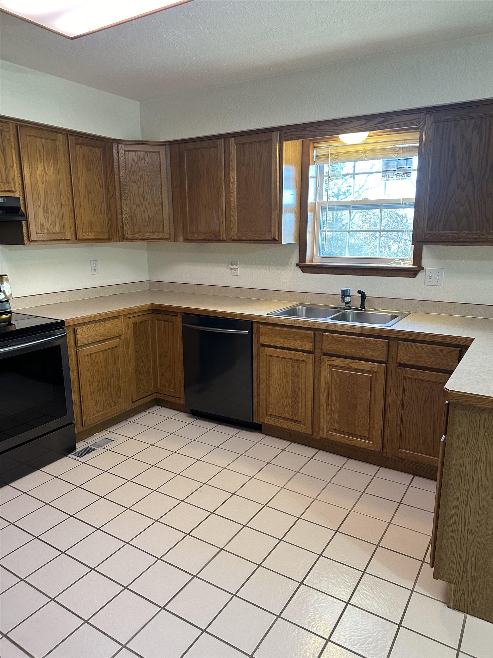 100 Powhatan Property Photo 8