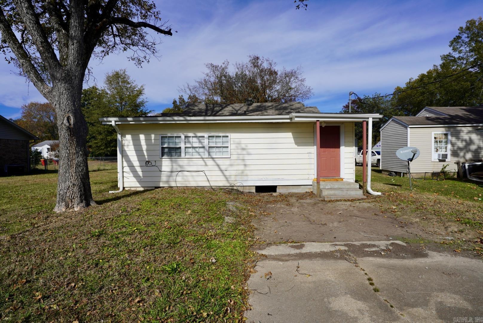 309 Roosevelt Cir Property Photo 3