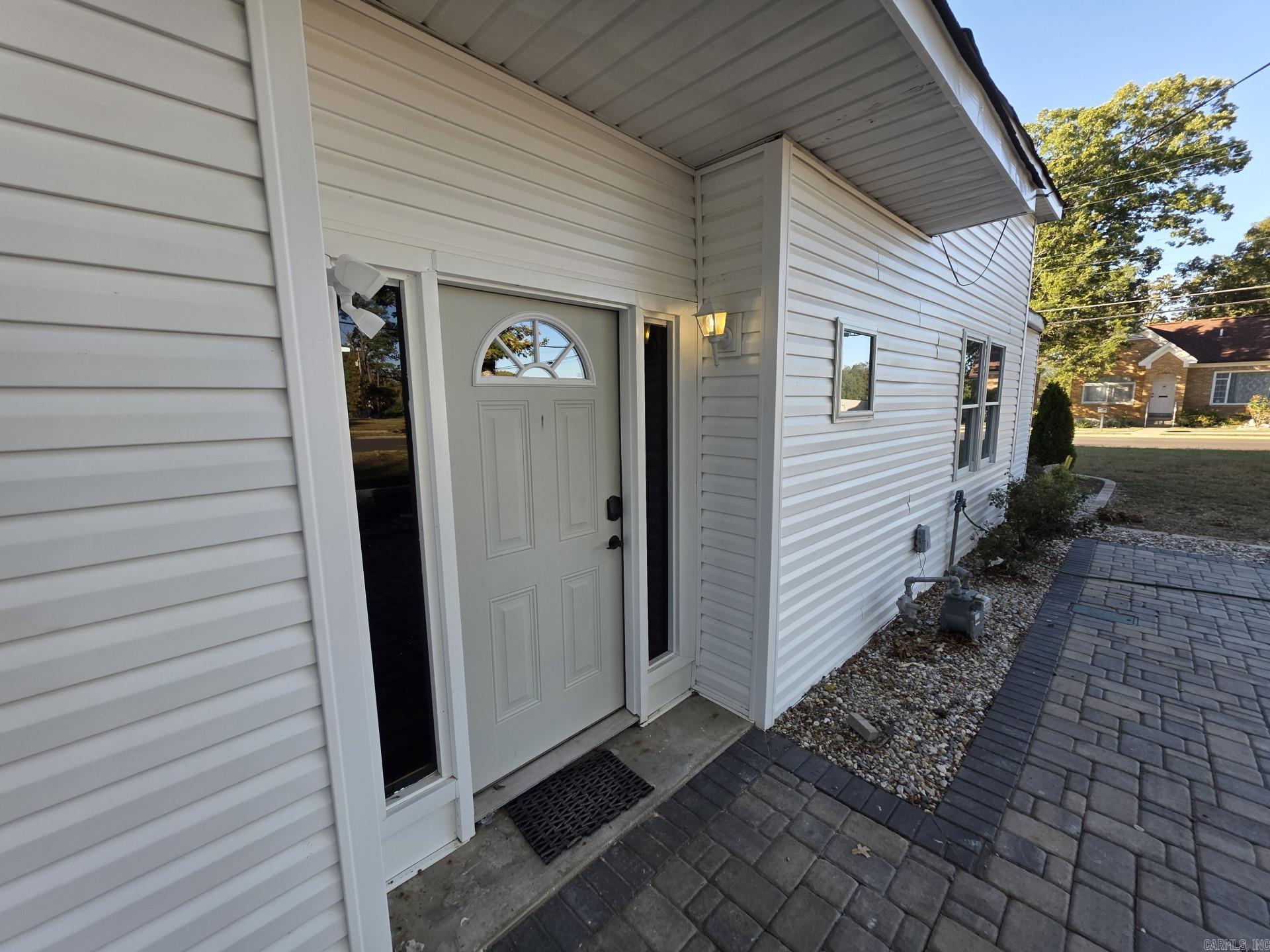 400 Clark Street Property Photo 5