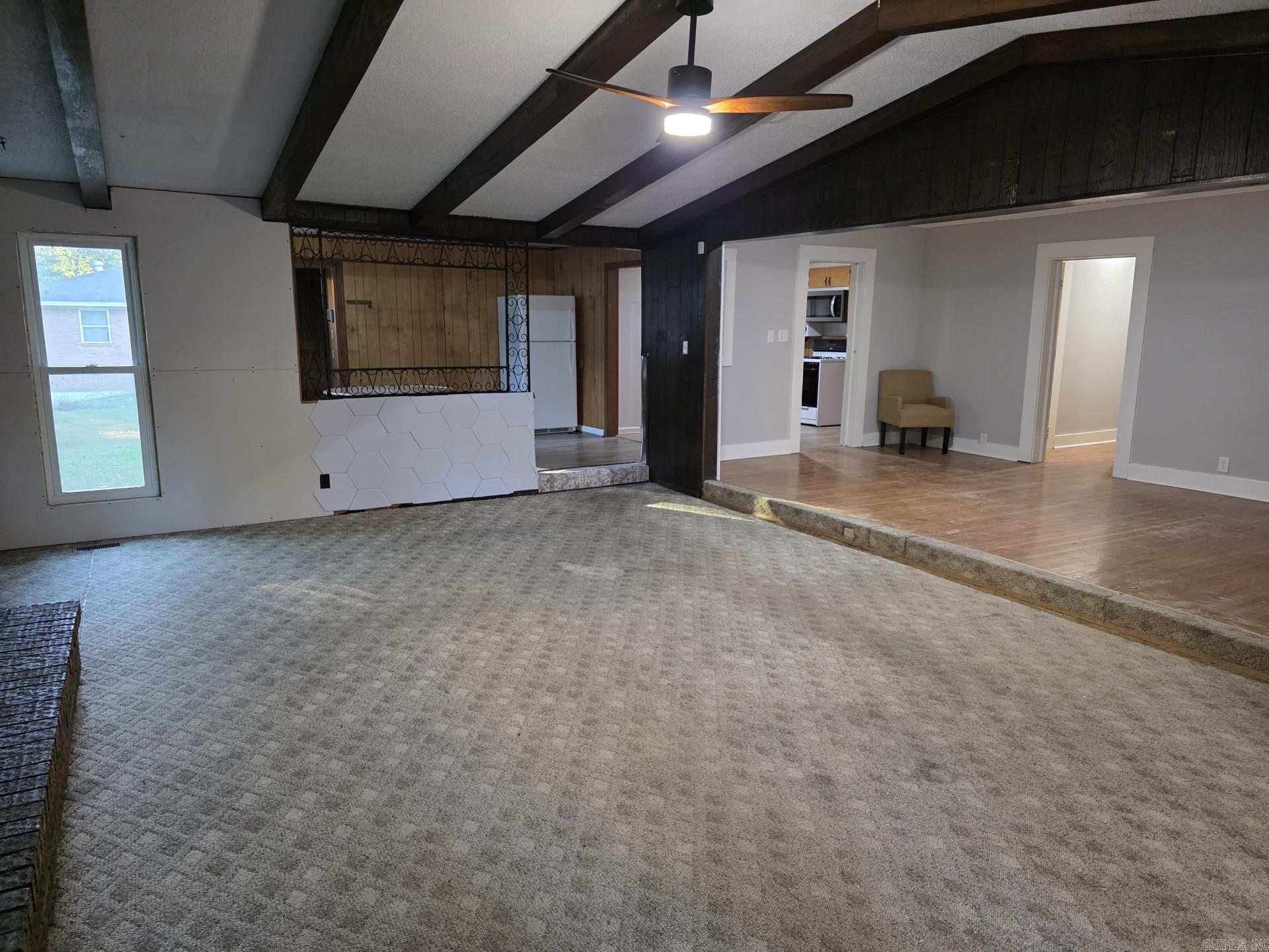 400 Clark Street Property Photo 9