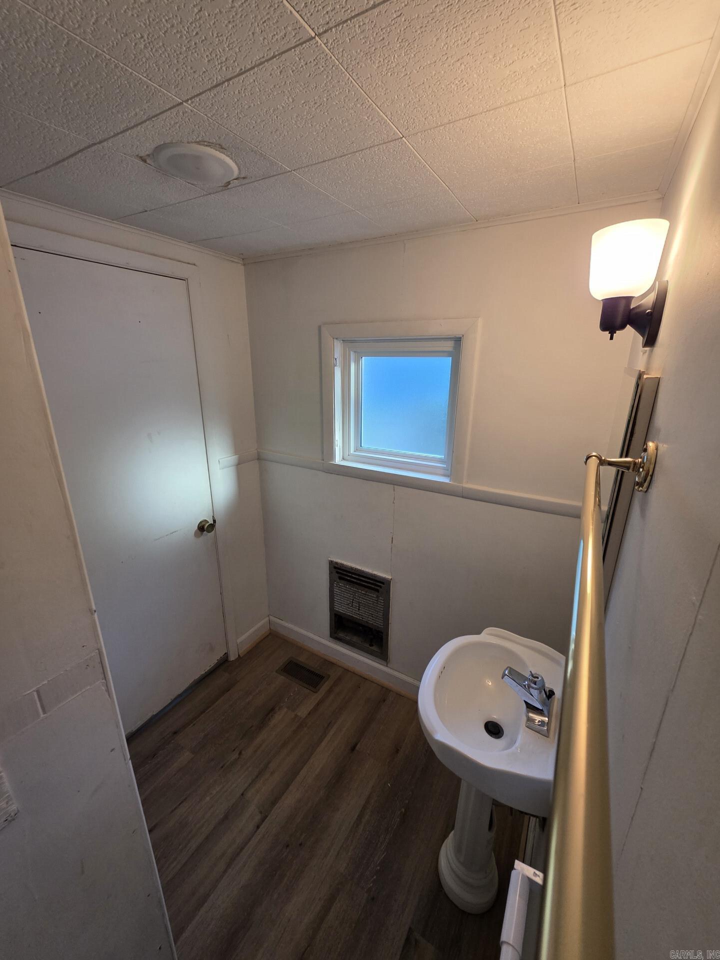 400 Clark Street Property Photo 10