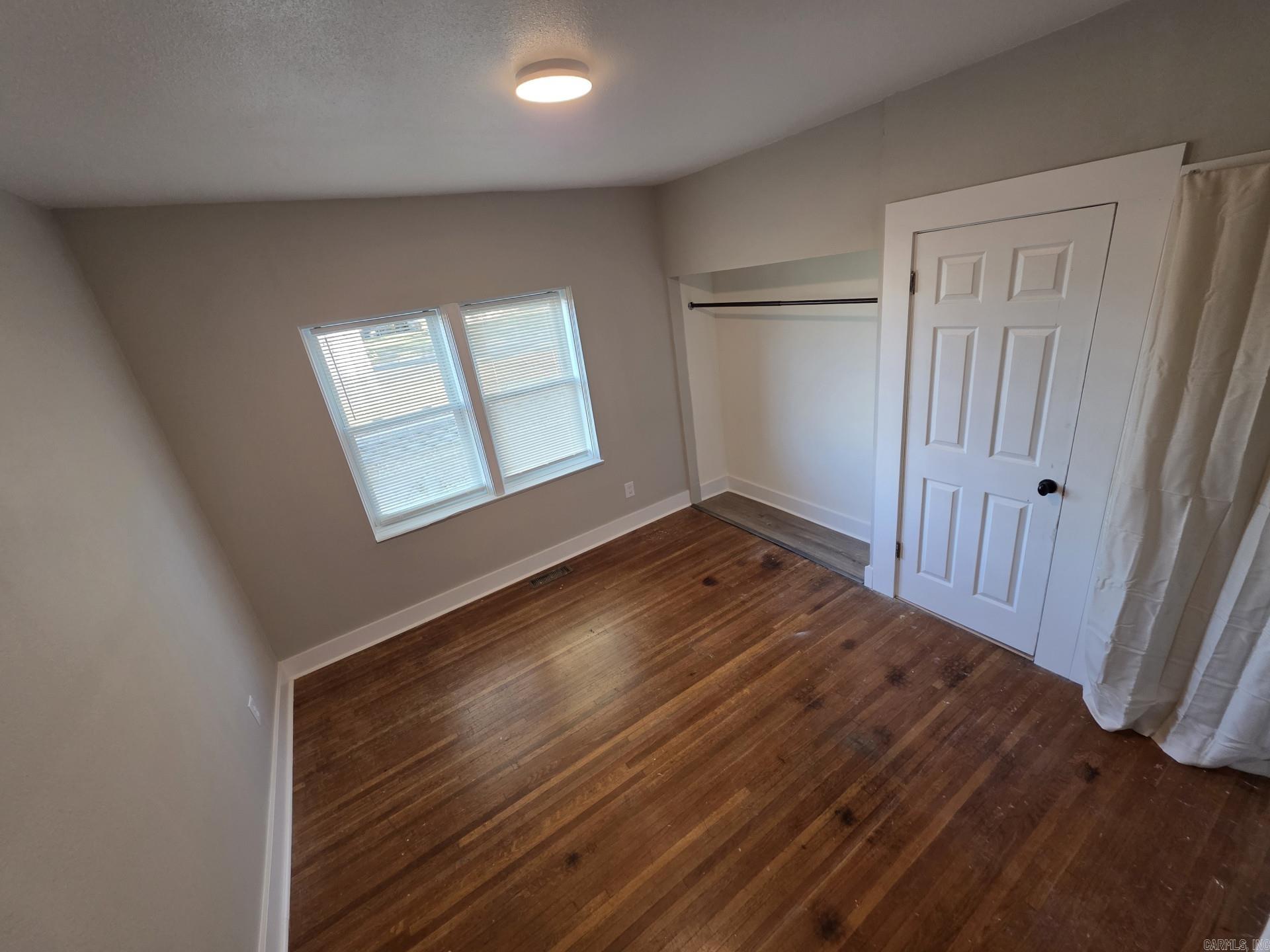 400 Clark Street Property Photo 15