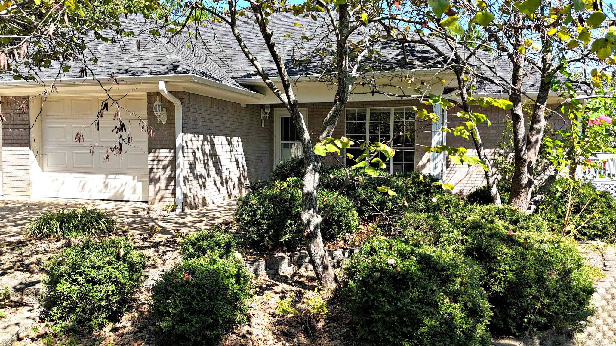 105 Dogwood Property Photo 4