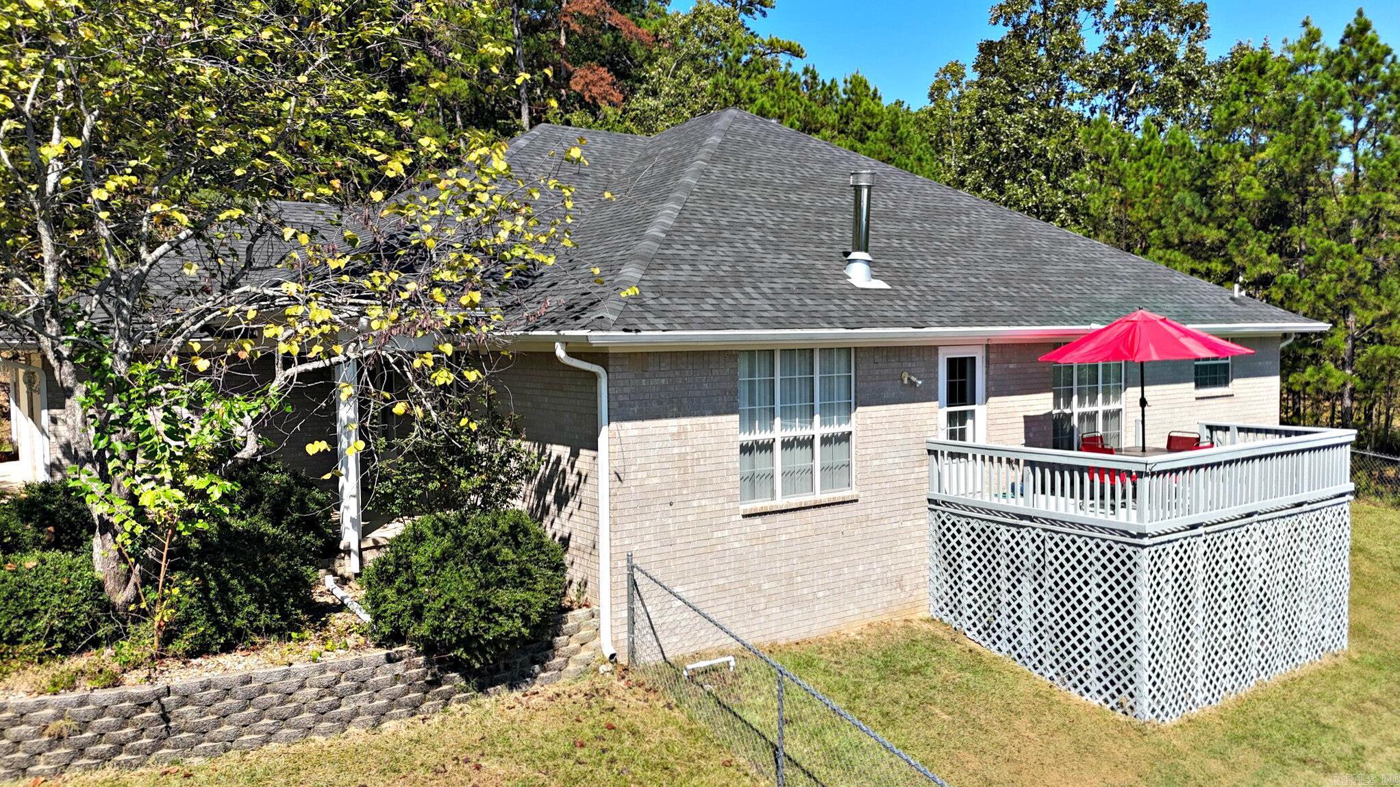 105 Dogwood Property Photo 5