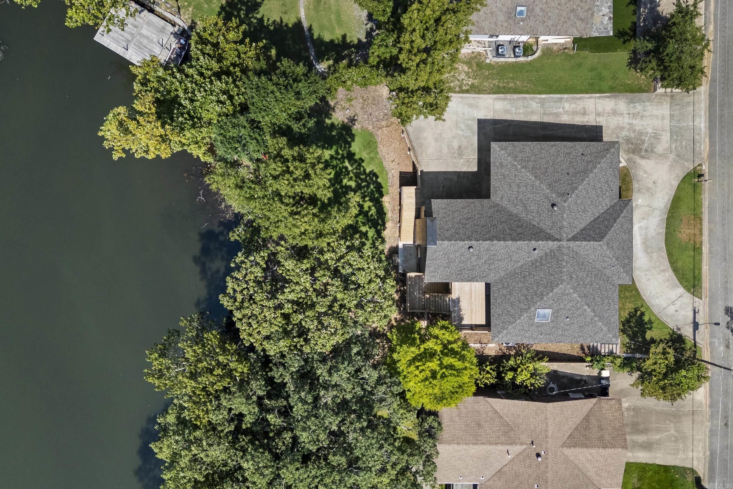 21 E Lake Drive Property Photo 4