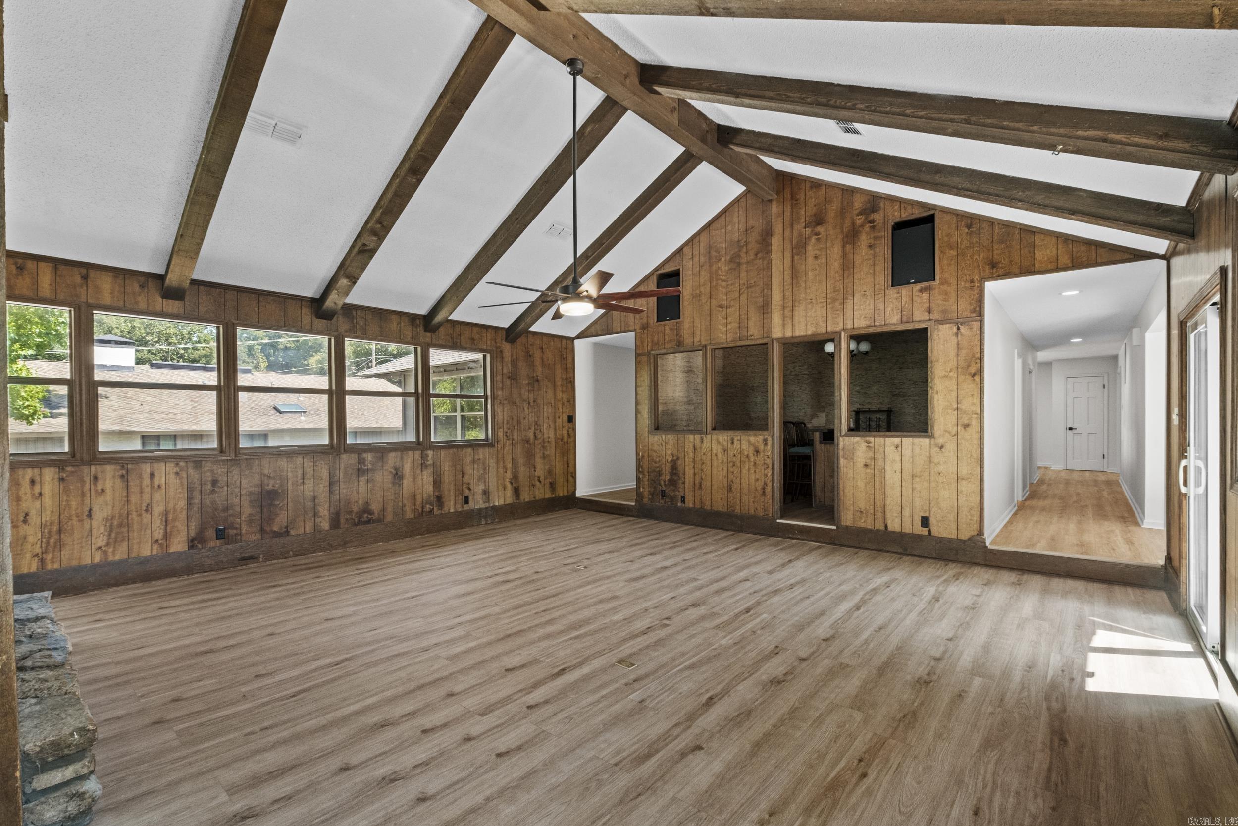 21 E Lake Drive Property Photo 10