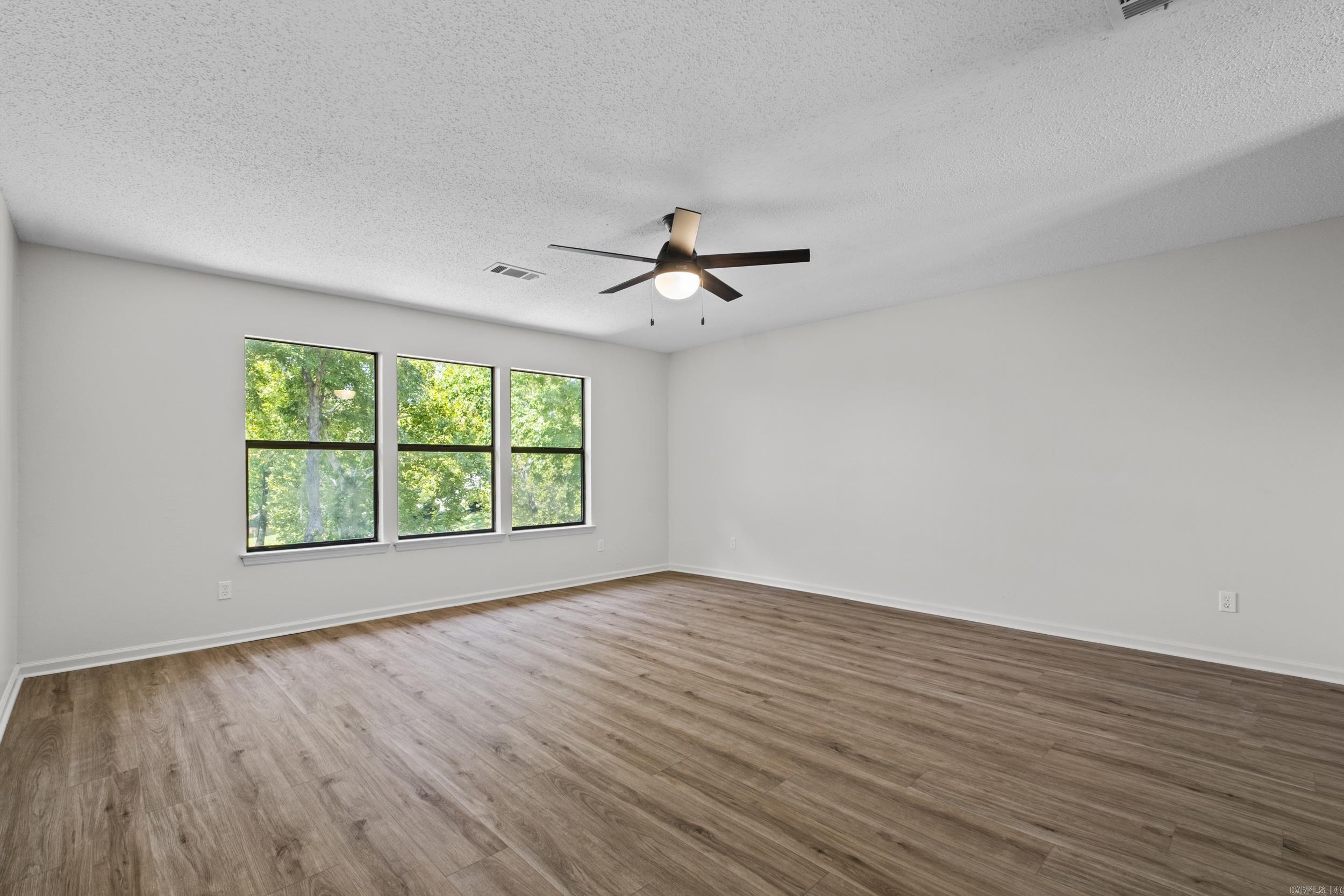 21 E Lake Drive Property Photo 18