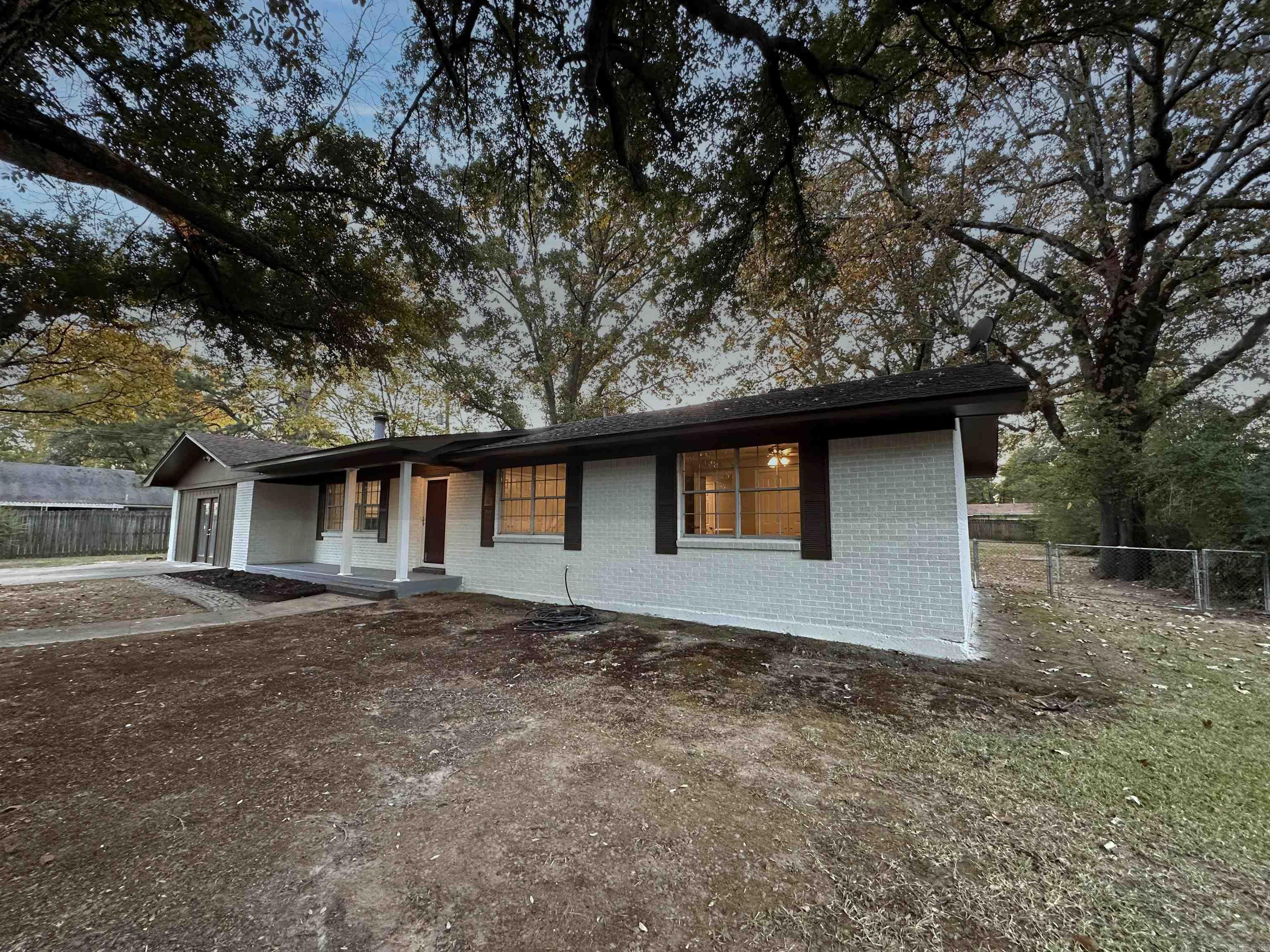101 Sierra Madre Property Photo 4