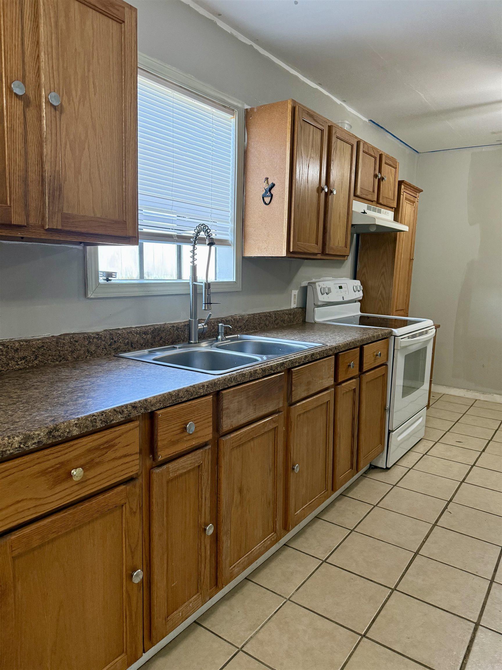 3739 Hwy 16 Property Photo 6