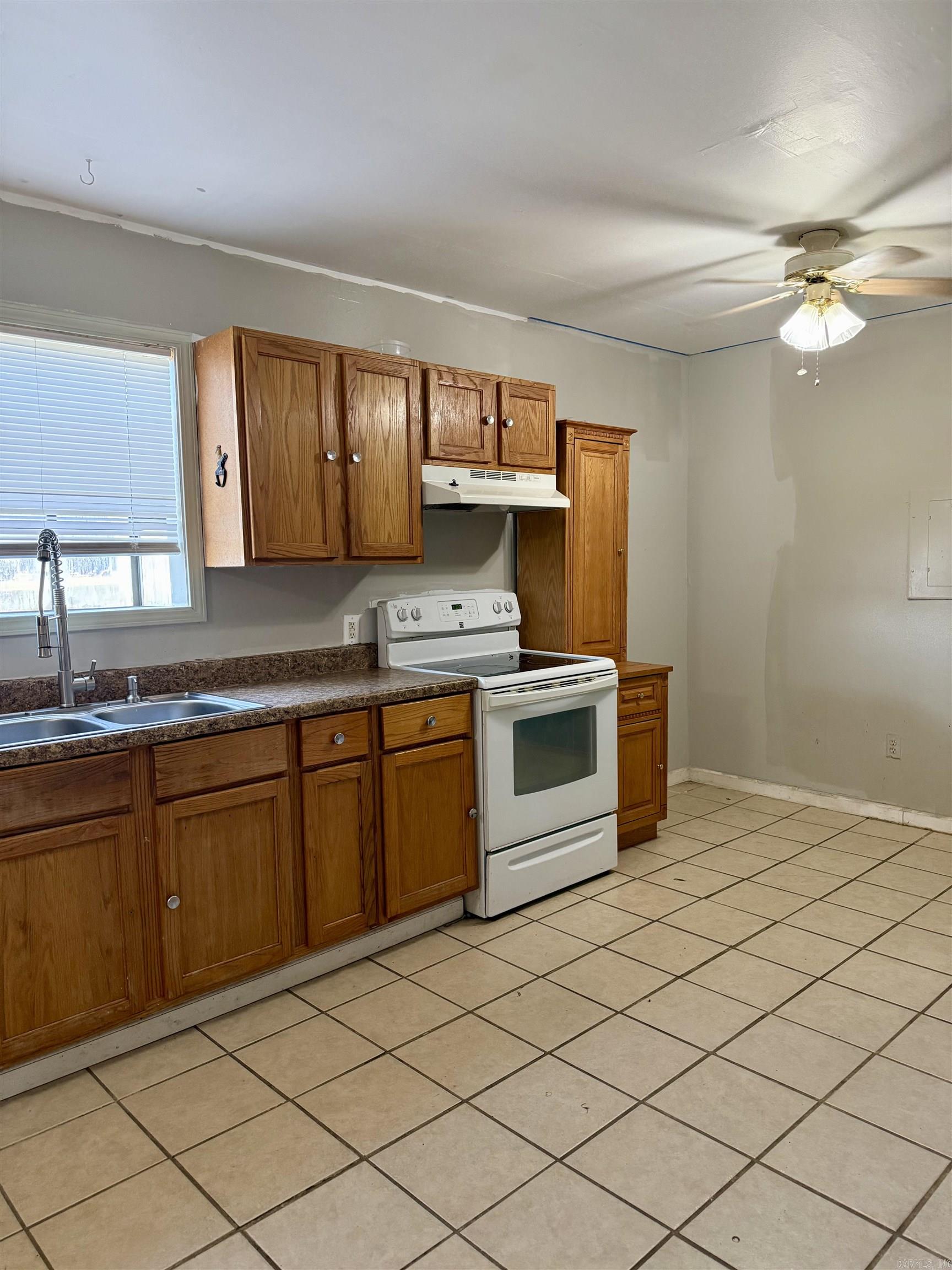 3739 Hwy 16 Property Photo 8