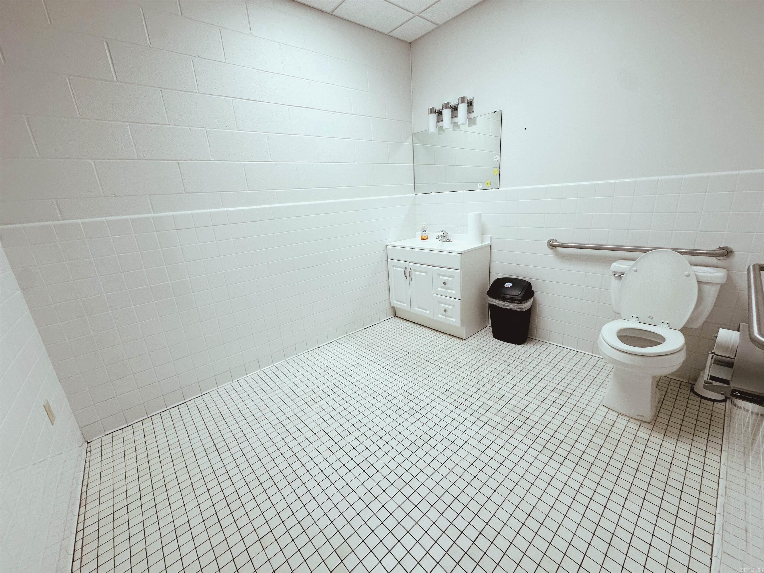 8023 Interstate 30 Property Photo 37