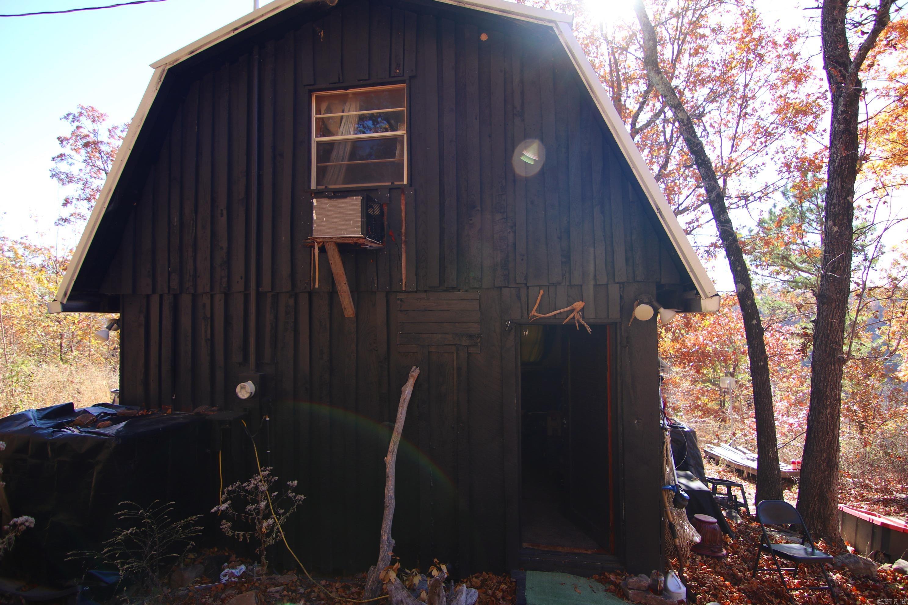 881 Aud Road Property Photo 4