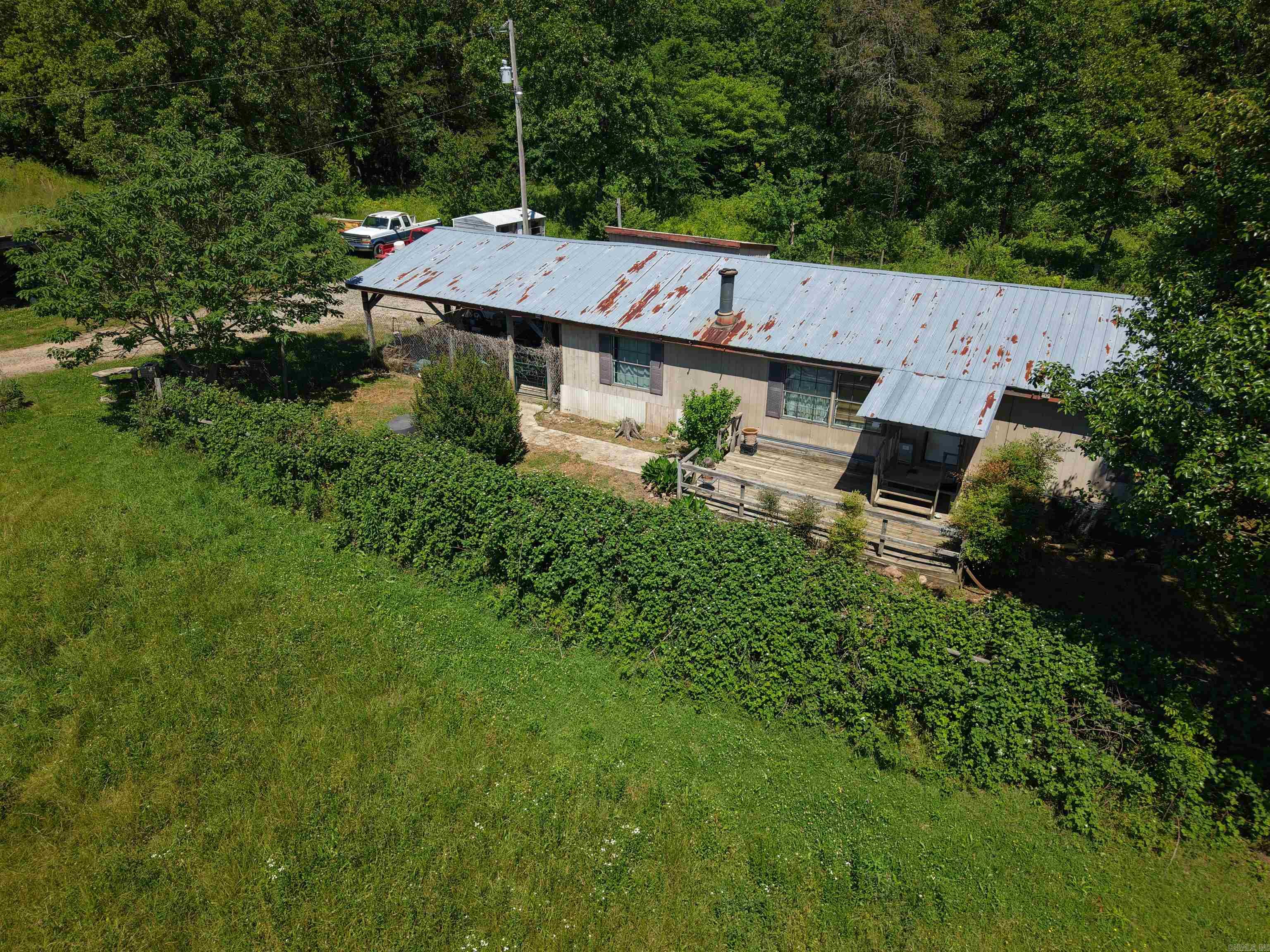 1525 Whitetown Road Property Photo 8