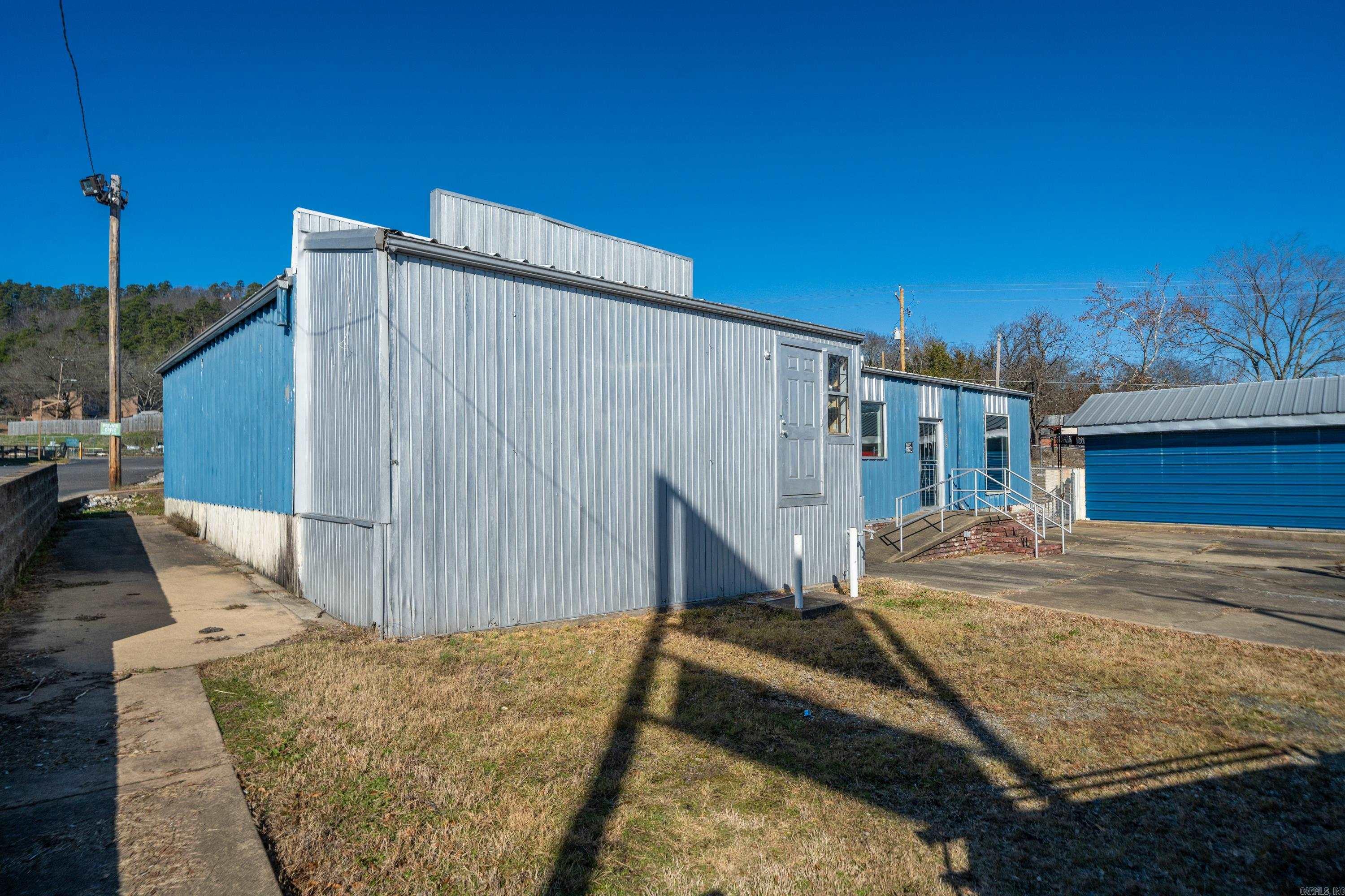 815 & 817 Grand Avenue Property Photo 33