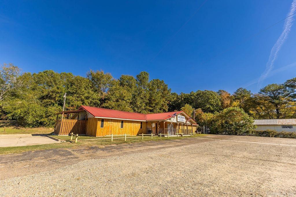 204 Strong Hwy Property Photo 3