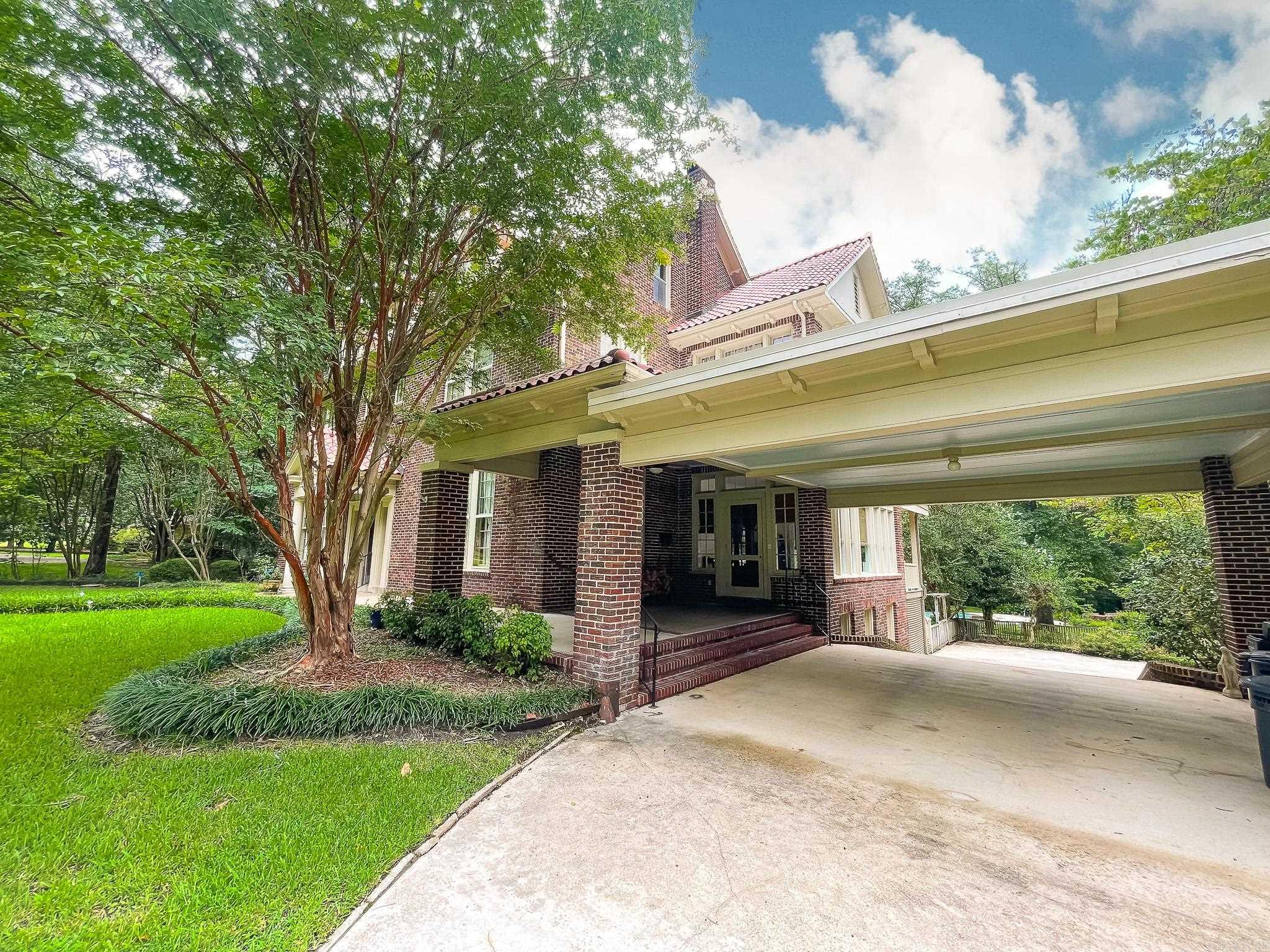 1701 N Madison Avenue Property Photo 34