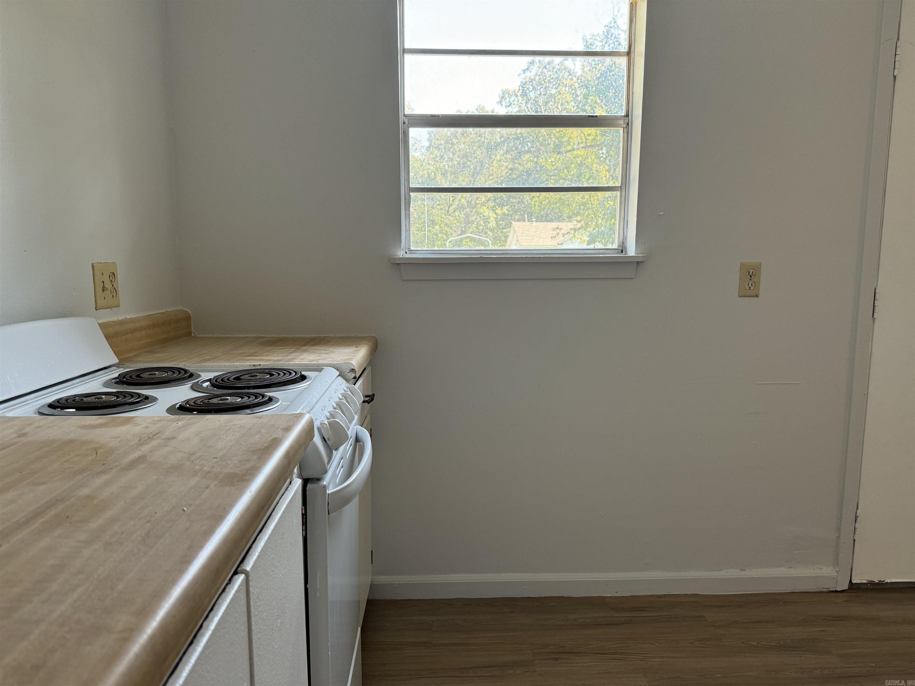 1600 N Lane Street Property Photo 4