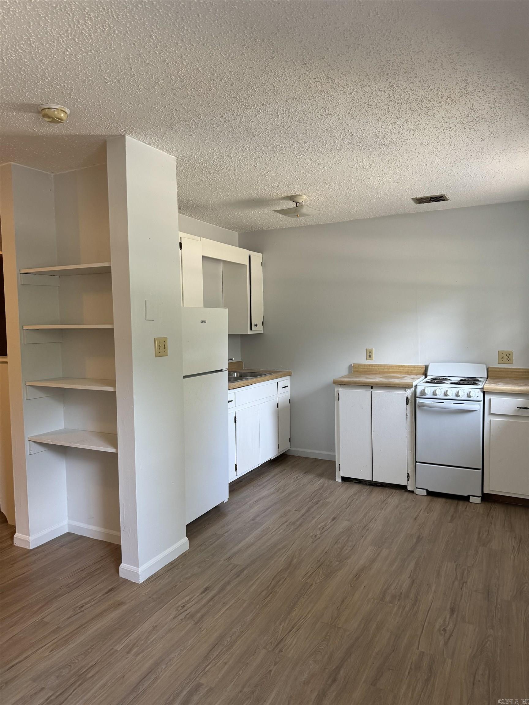 1600 N Lane Street Property Photo 8