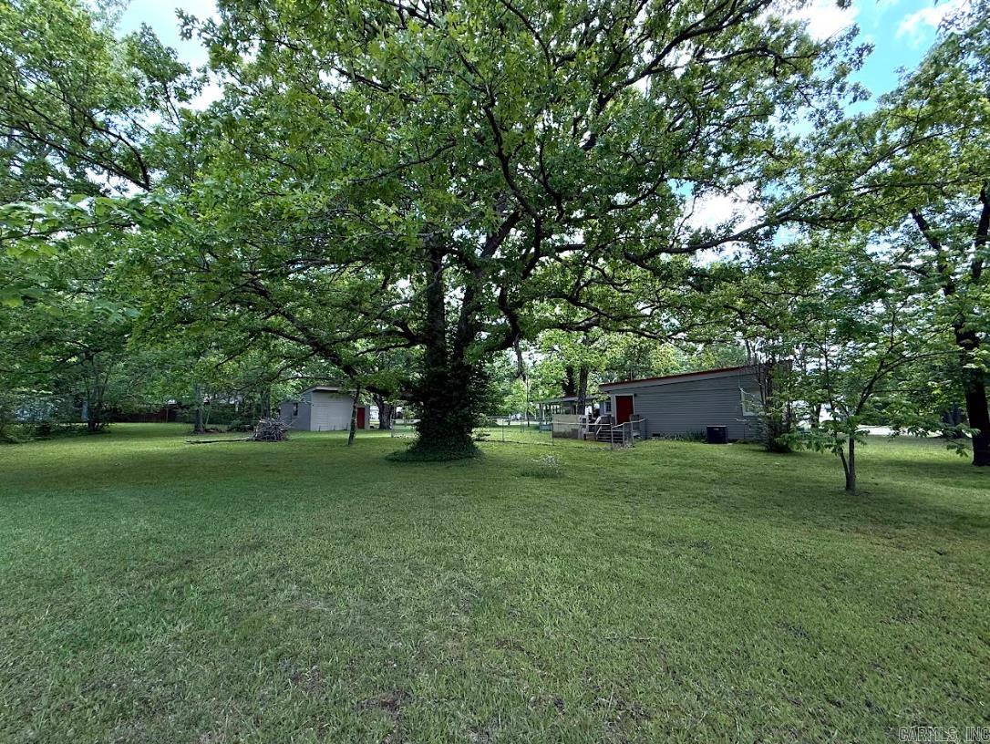 601 Clarence St. Property Photo 2