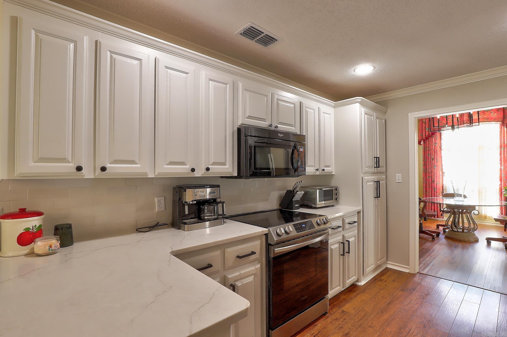 16 Dogwood Place Property Photo 10