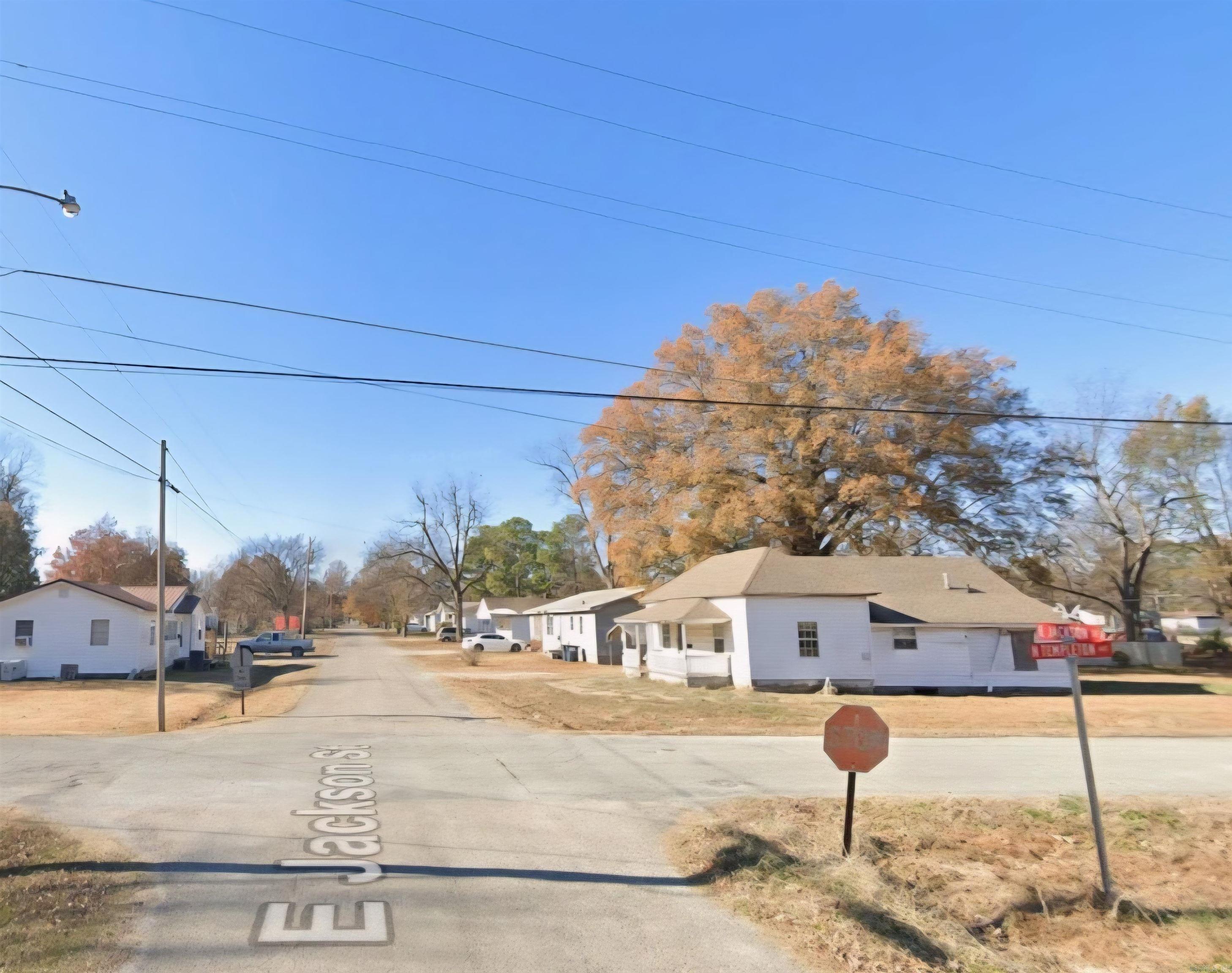 808 E Jackson Street Property Photo 4