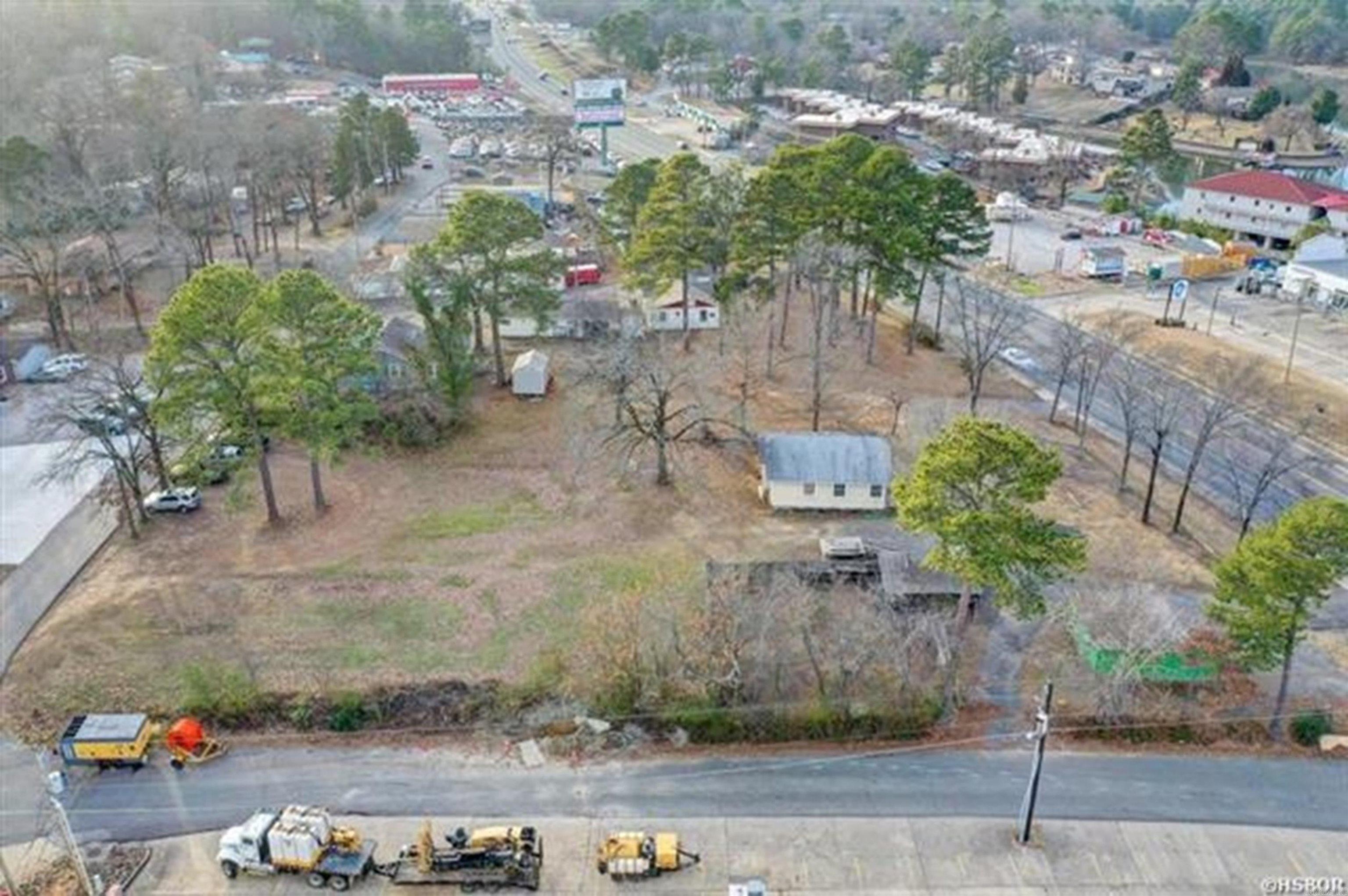 1347,1349,1369 Airport Property Photo 8