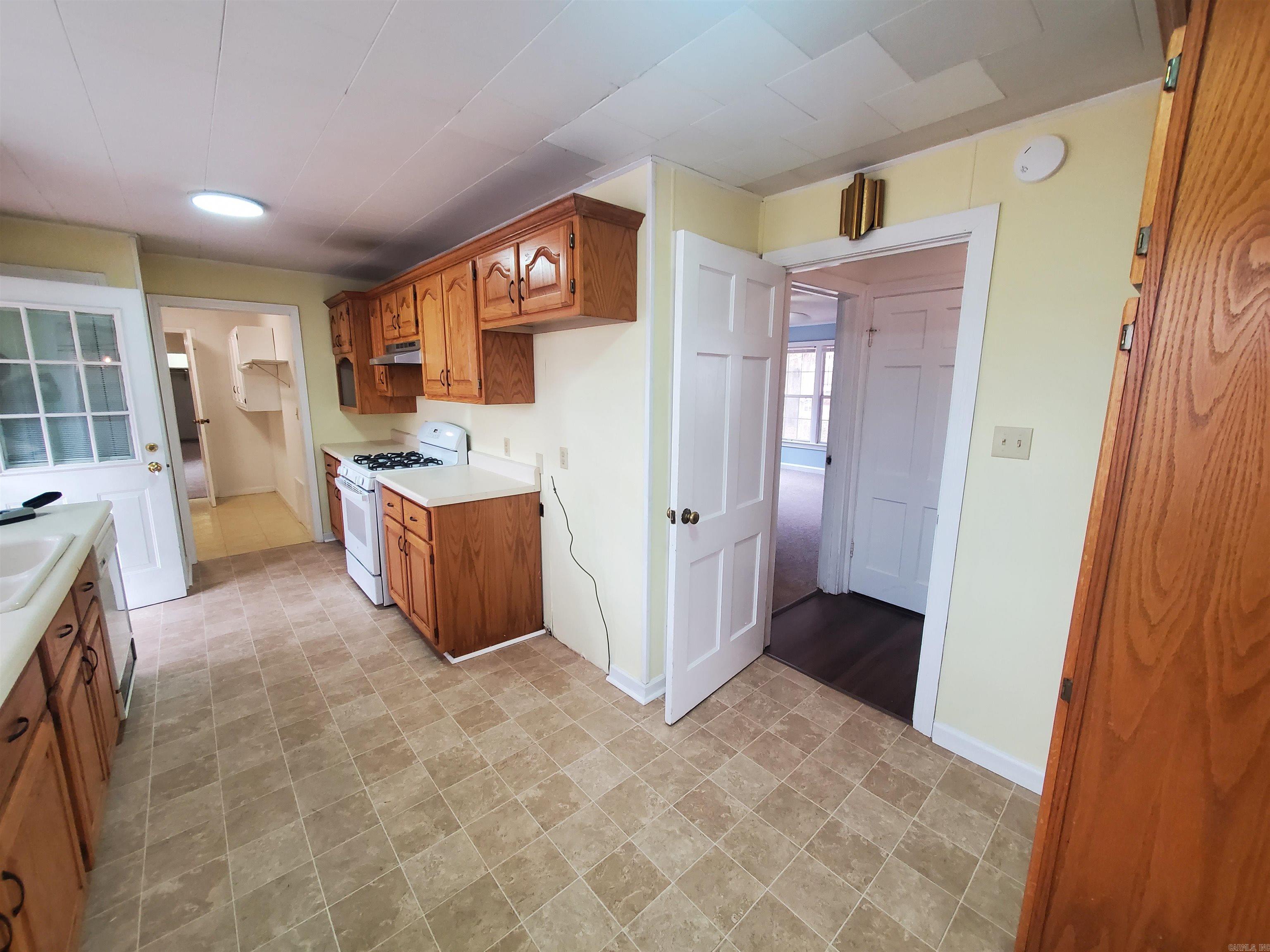 681 S Garfield Street Property Photo 16