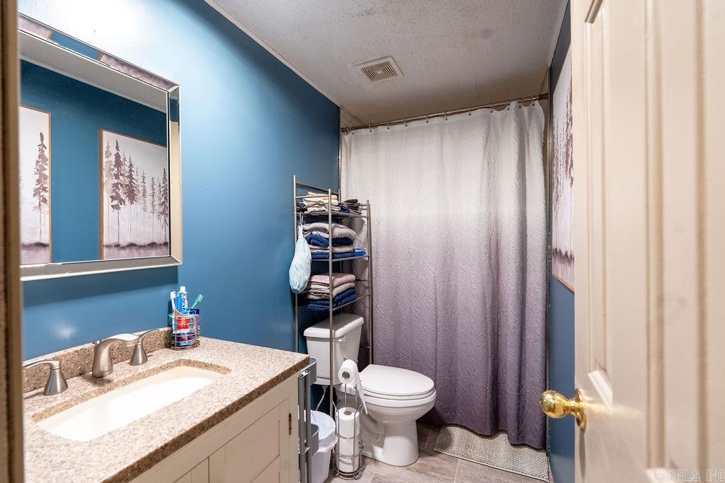 409 River Dr Property Photo 26