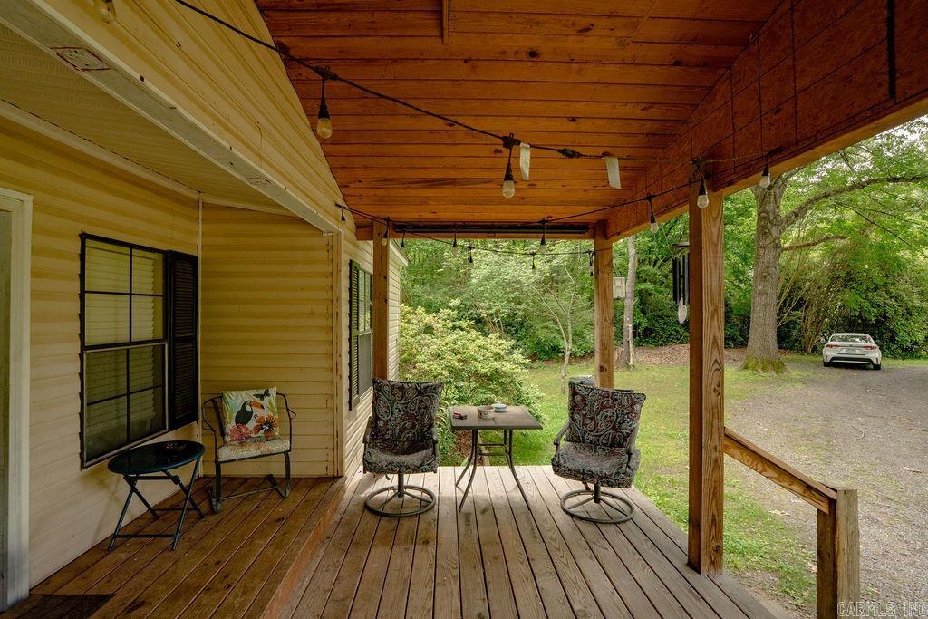 409 River Dr Property Photo 30