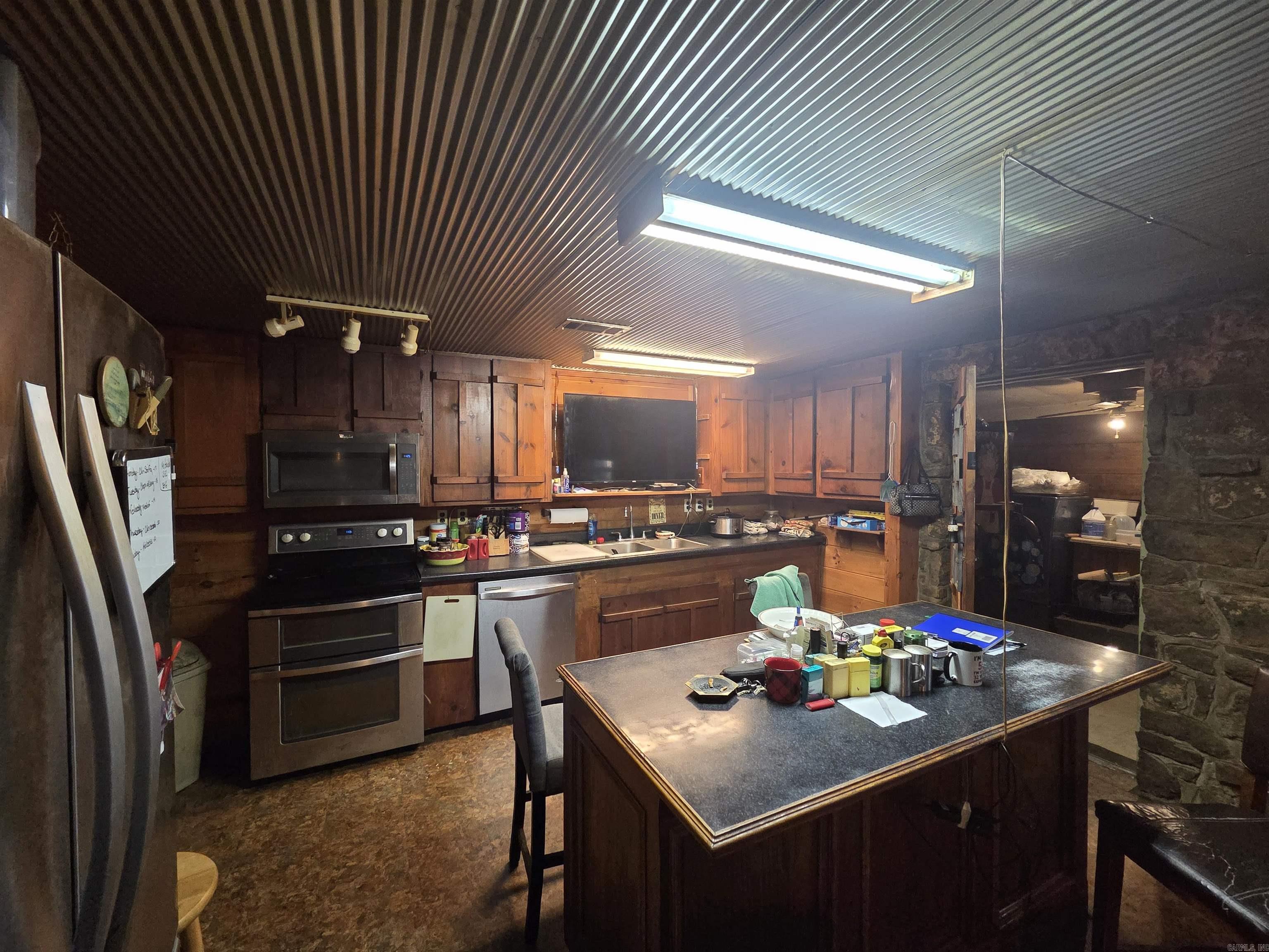 781 Sawmill Road Property Photo 7