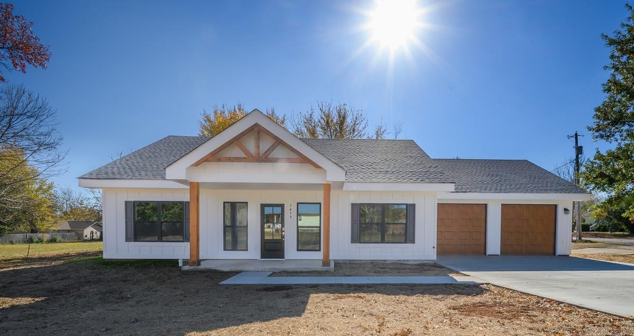 1410 Port Arthur Property Photo 1