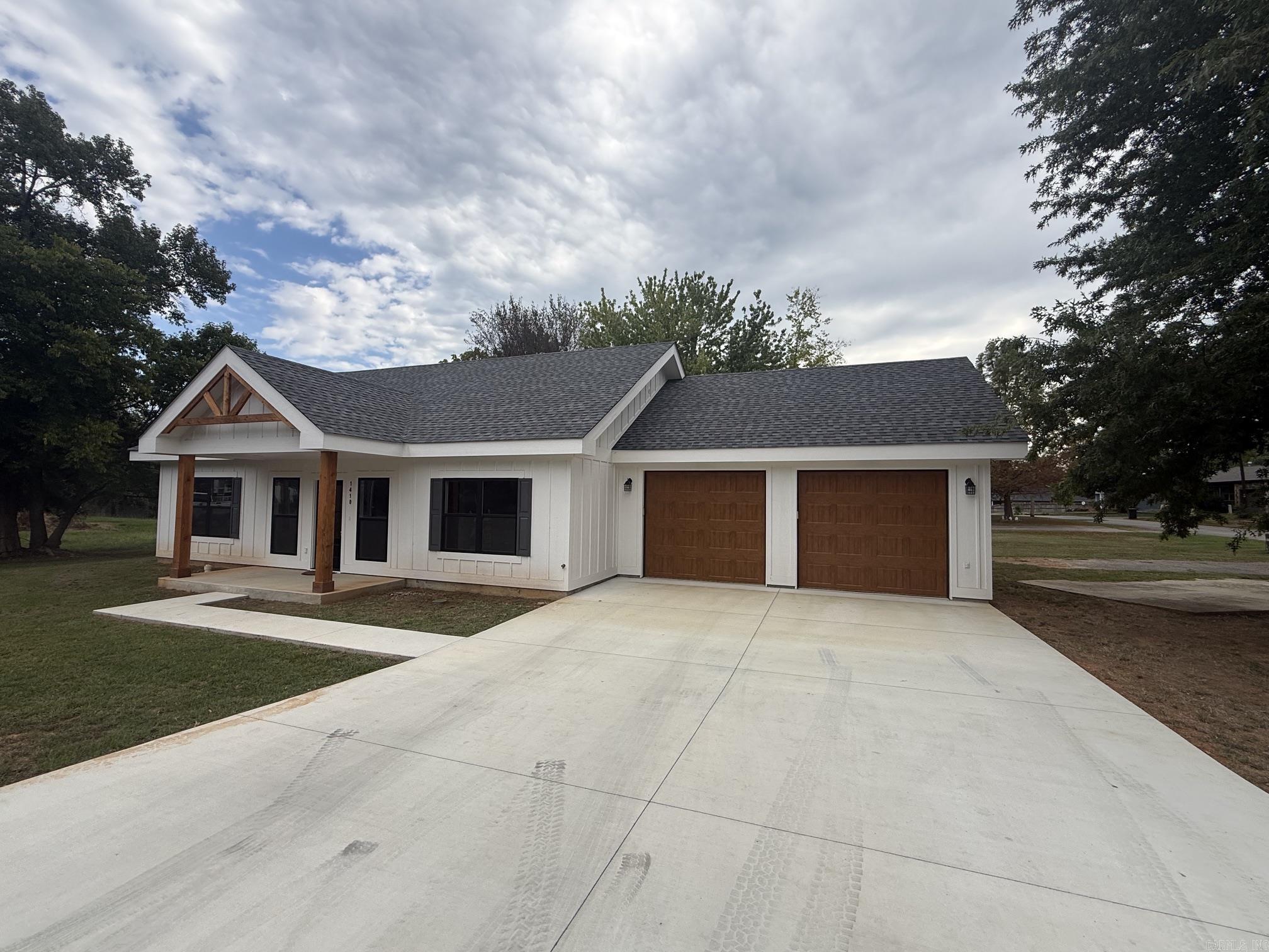 1410 Port Arthur Property Photo 4