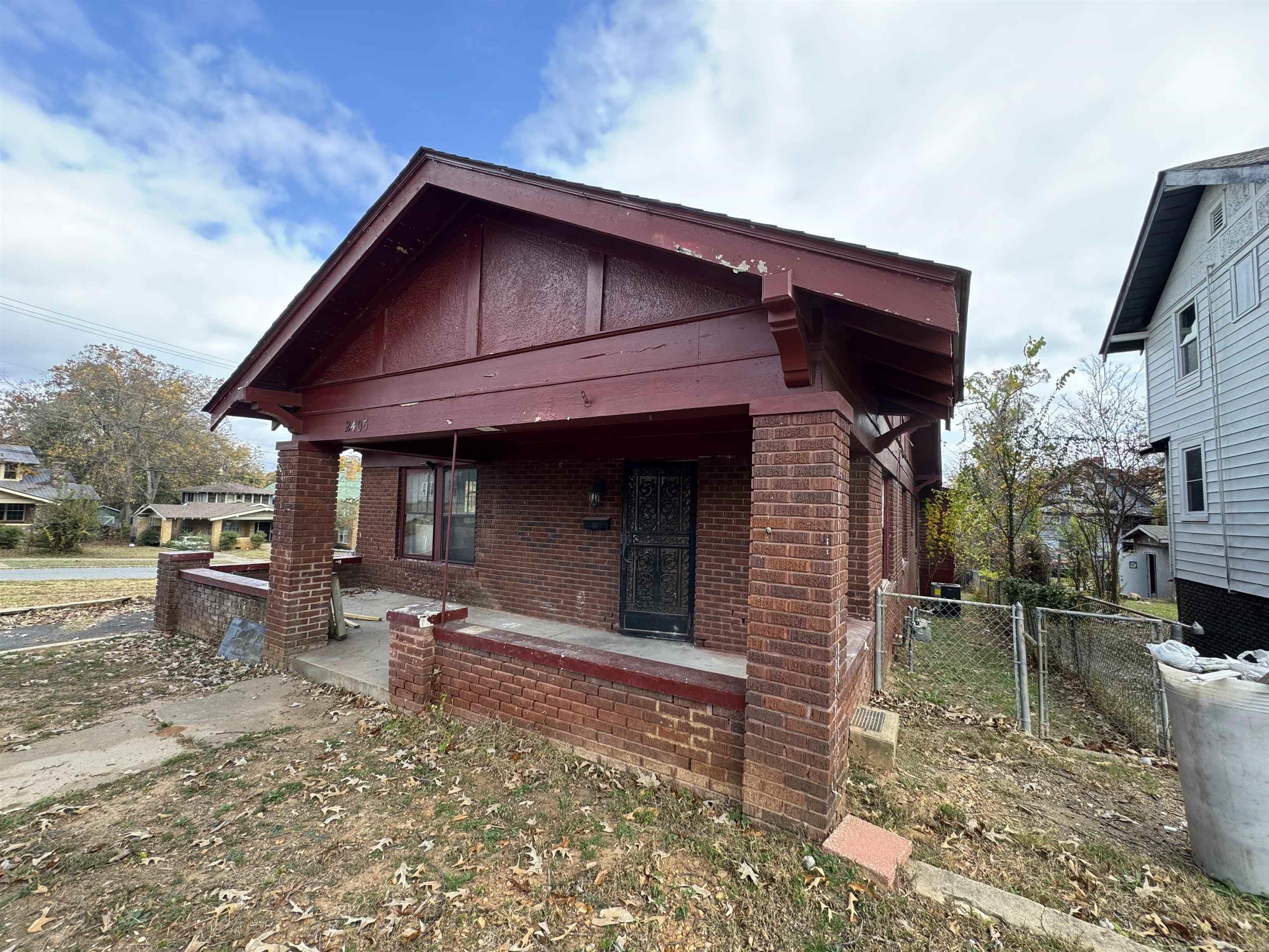 2405 Wolfe Street Property Photo 2