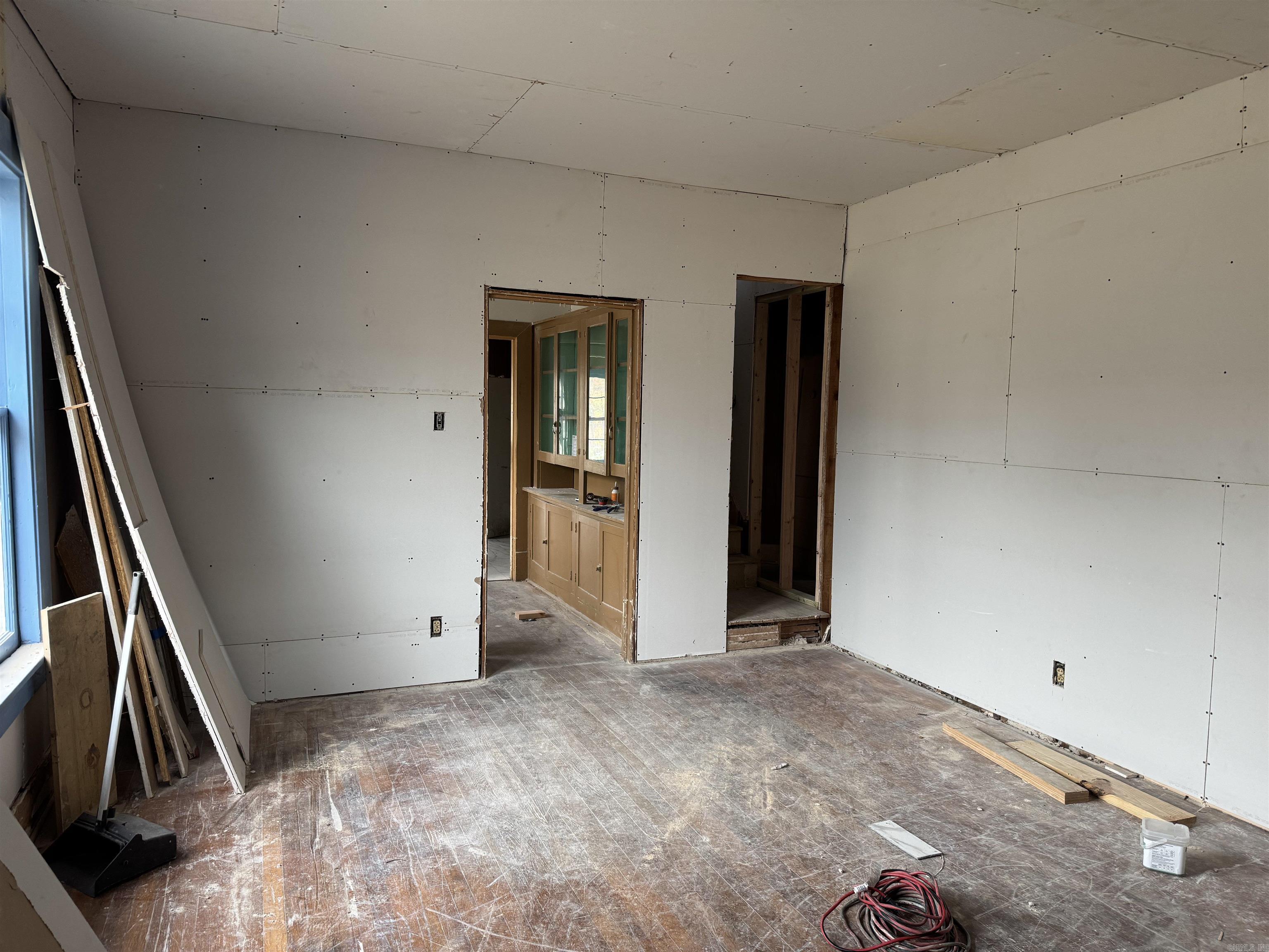2405 Wolfe Street Property Photo 5