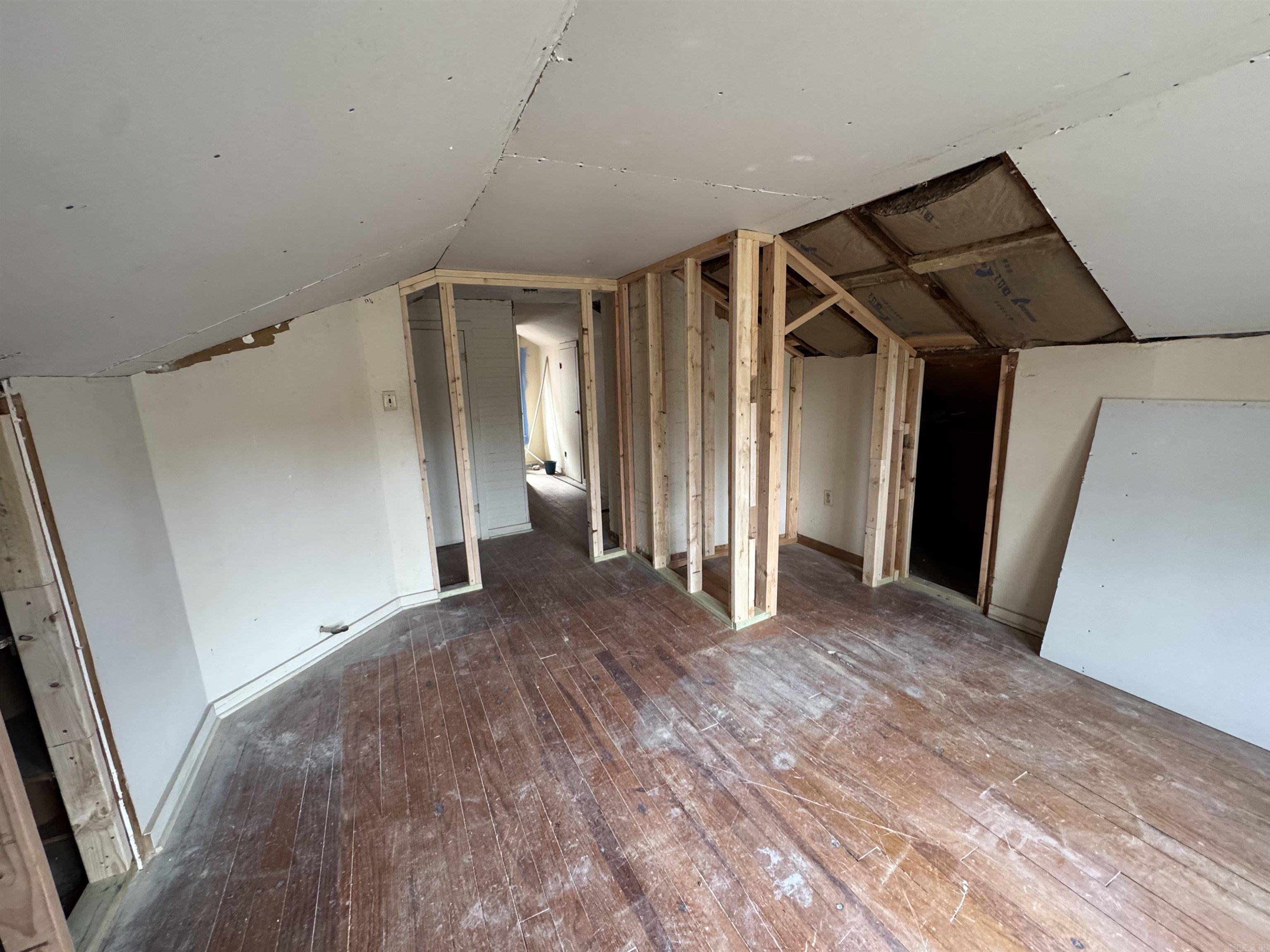 2405 Wolfe Street Property Photo 30