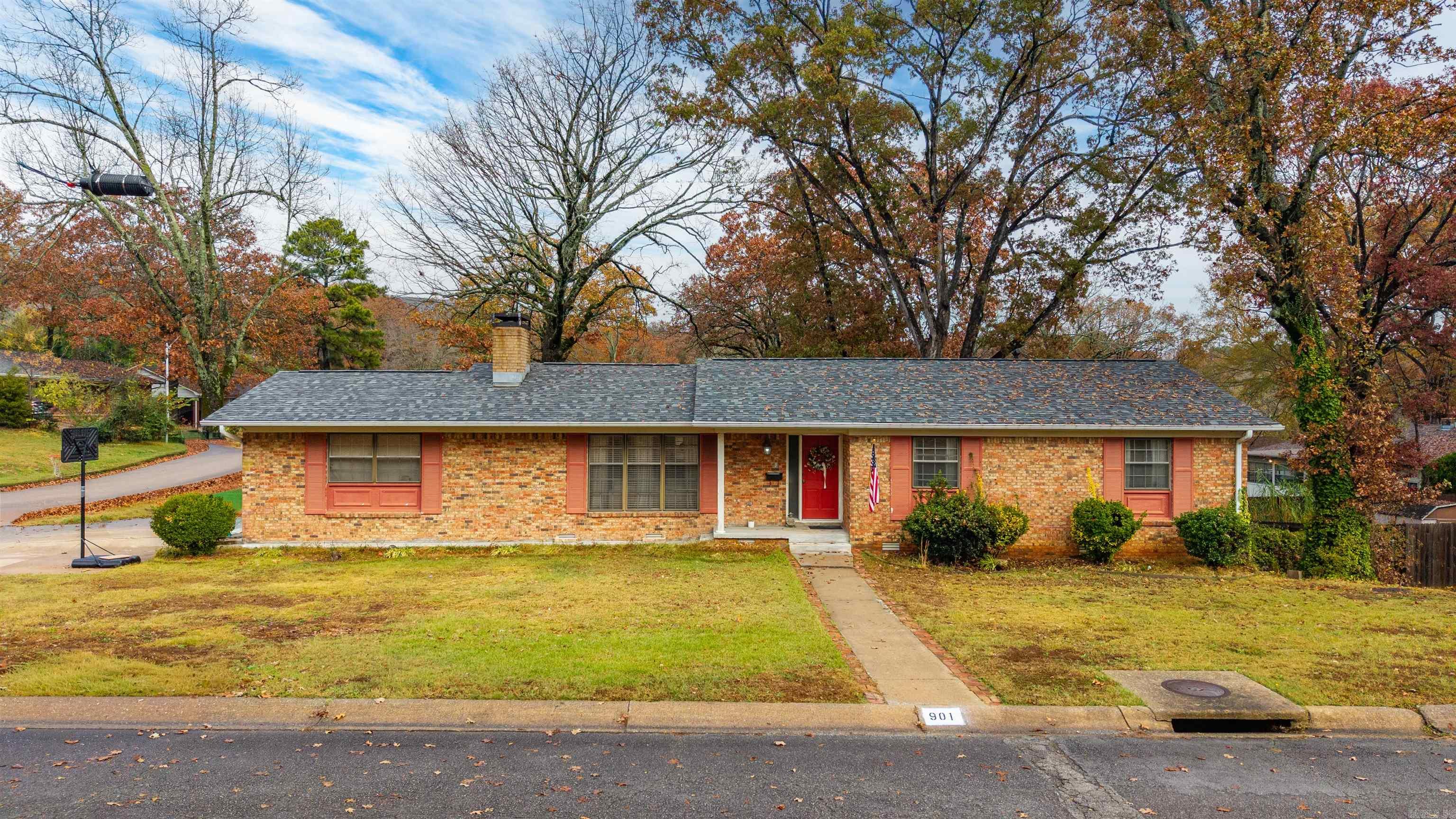 901 E 53rd Place Property Photo 1