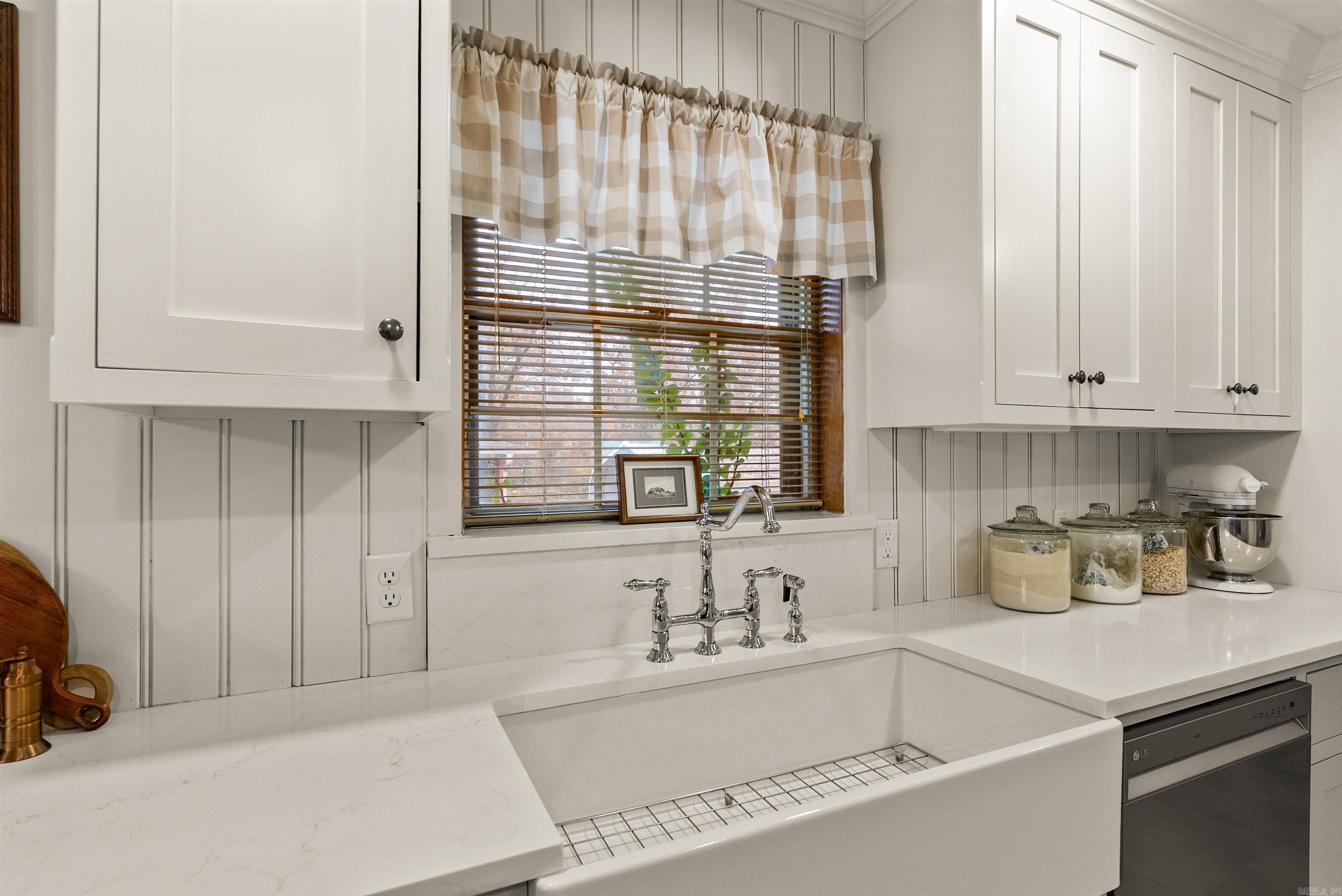 901 E 53rd Place Property Photo 15