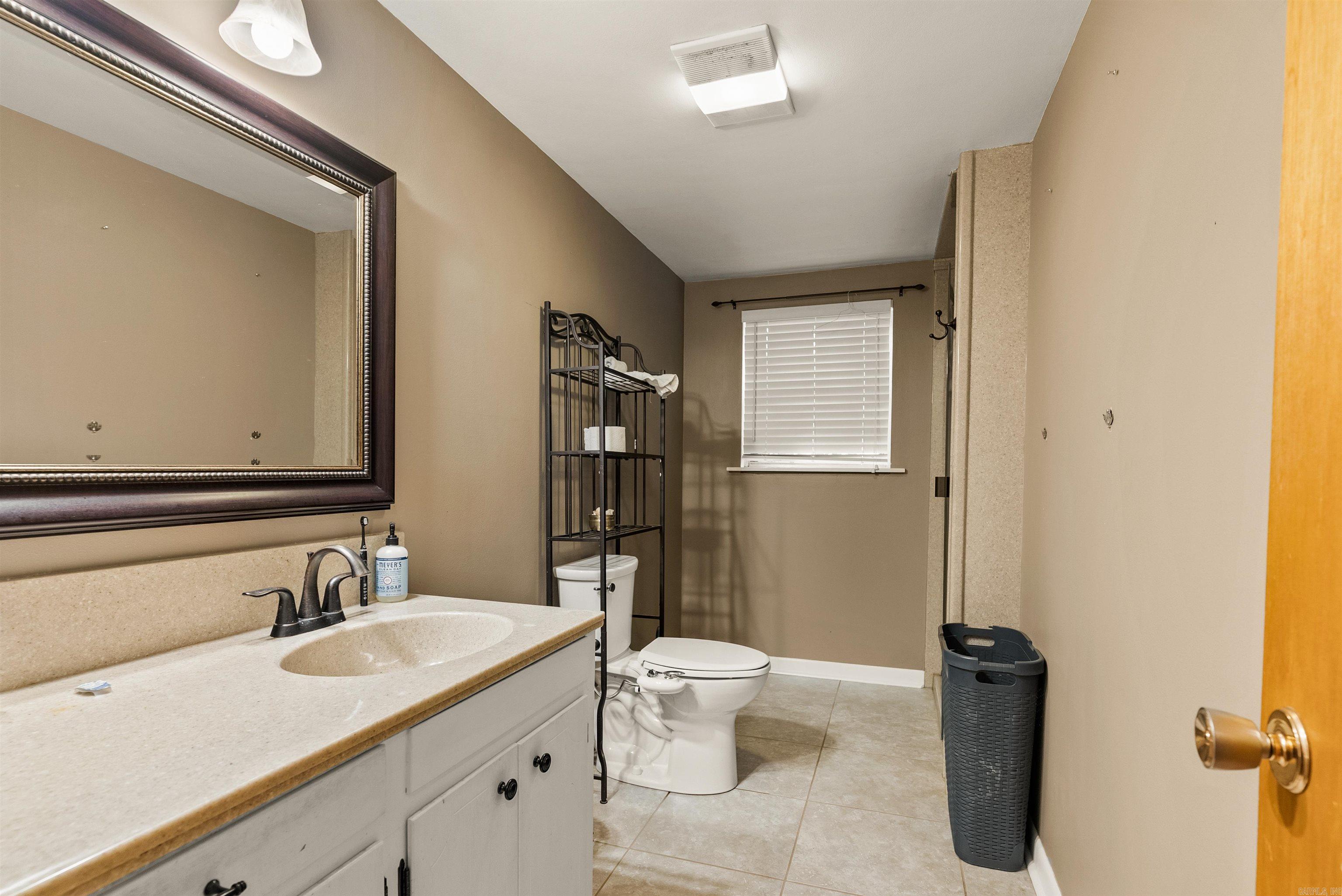901 E 53rd Place Property Photo 37