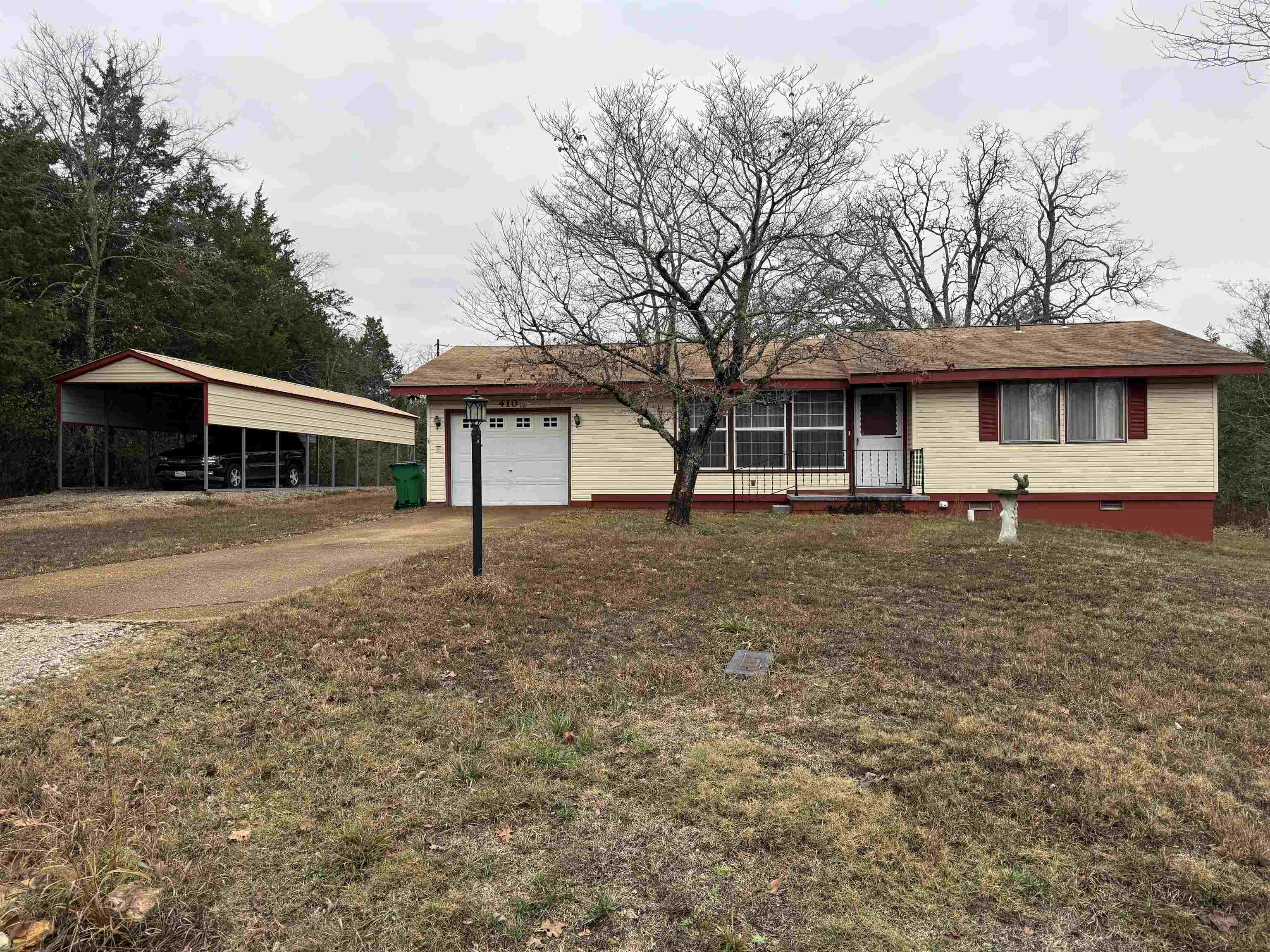 410 N Cheyenne Drive Property Photo 1