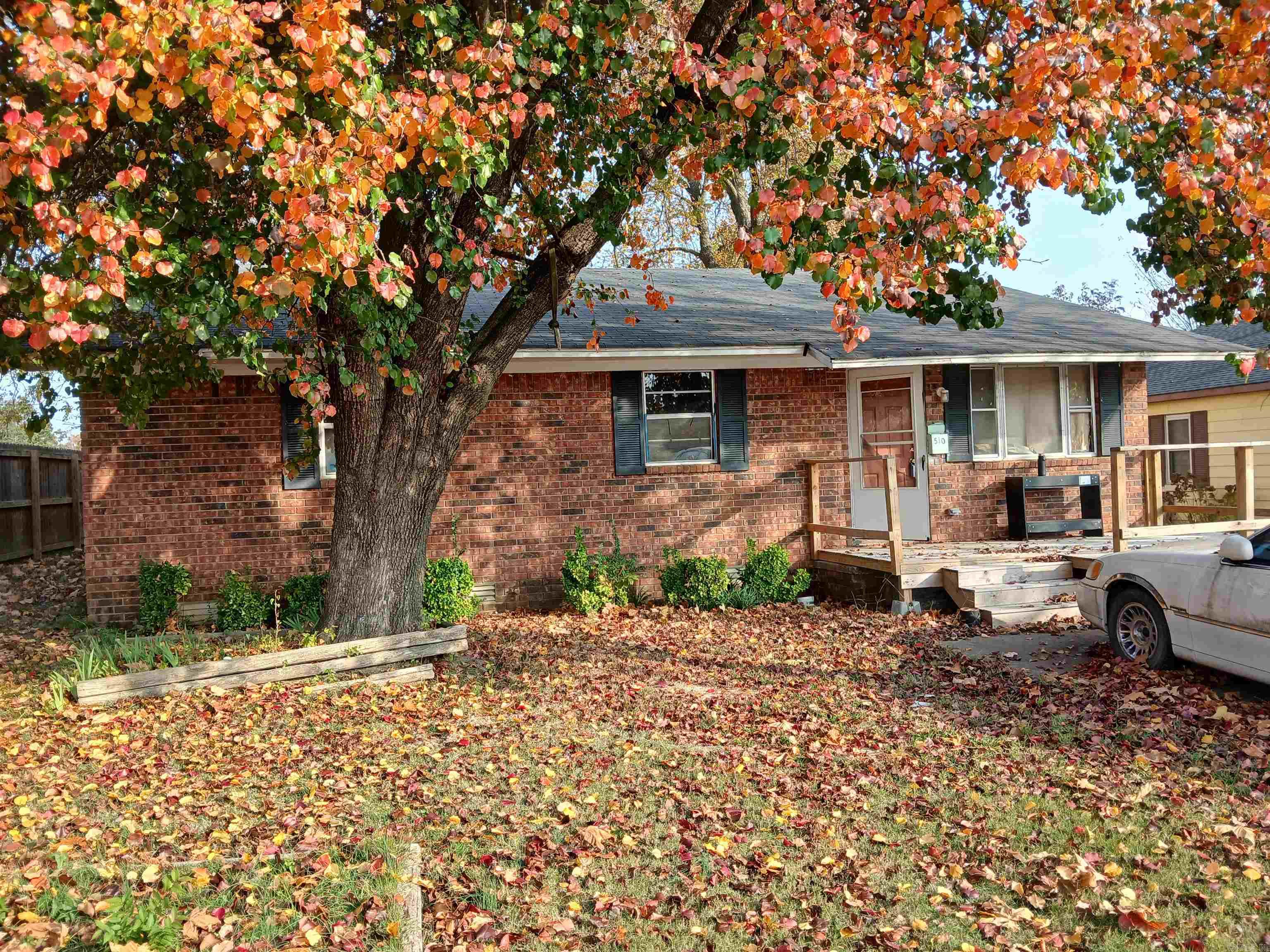 510 S Maple Property Photo 3