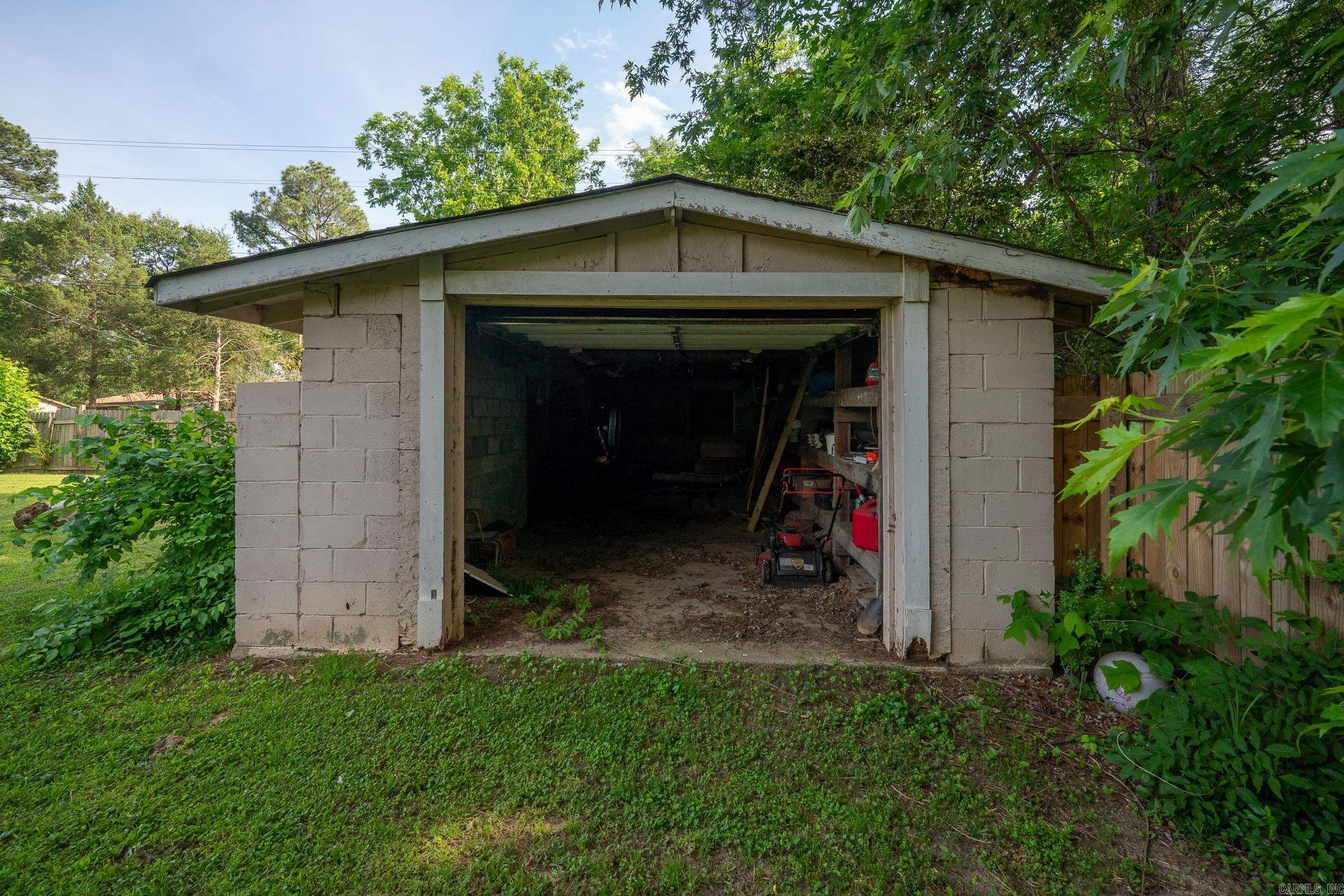 19 Sycamore Street Property Photo 38