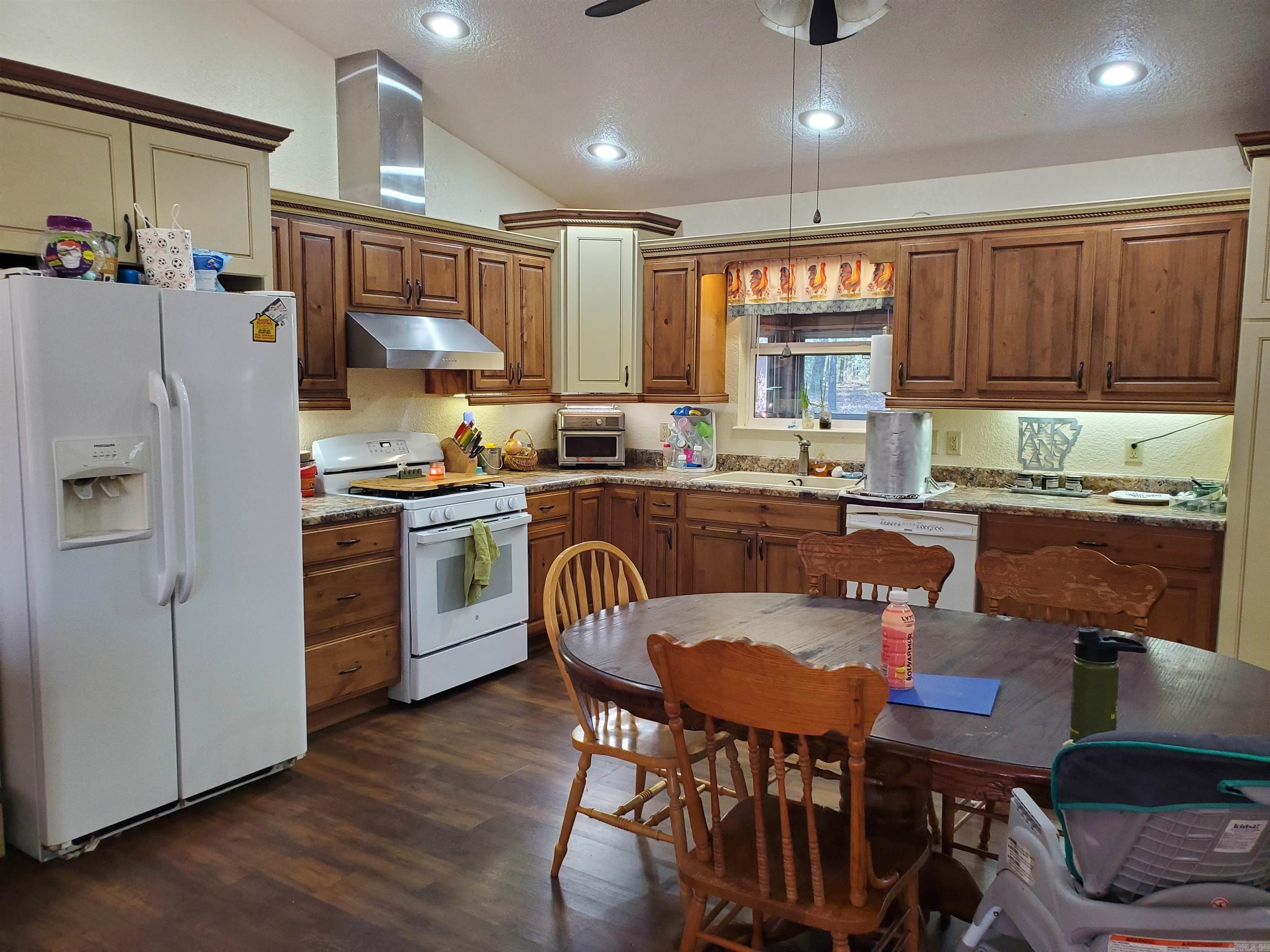 19 Bradshaw Lane Property Photo 12