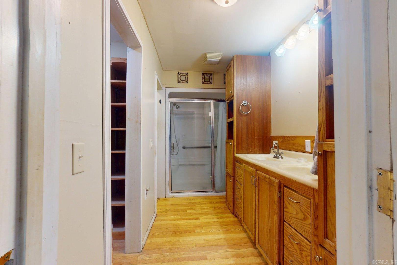 686 Mc 379 Property Photo 24