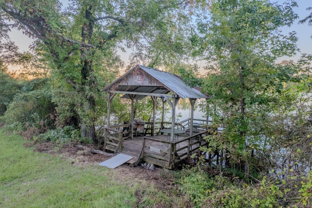 686 Mc 379 Property Photo 40