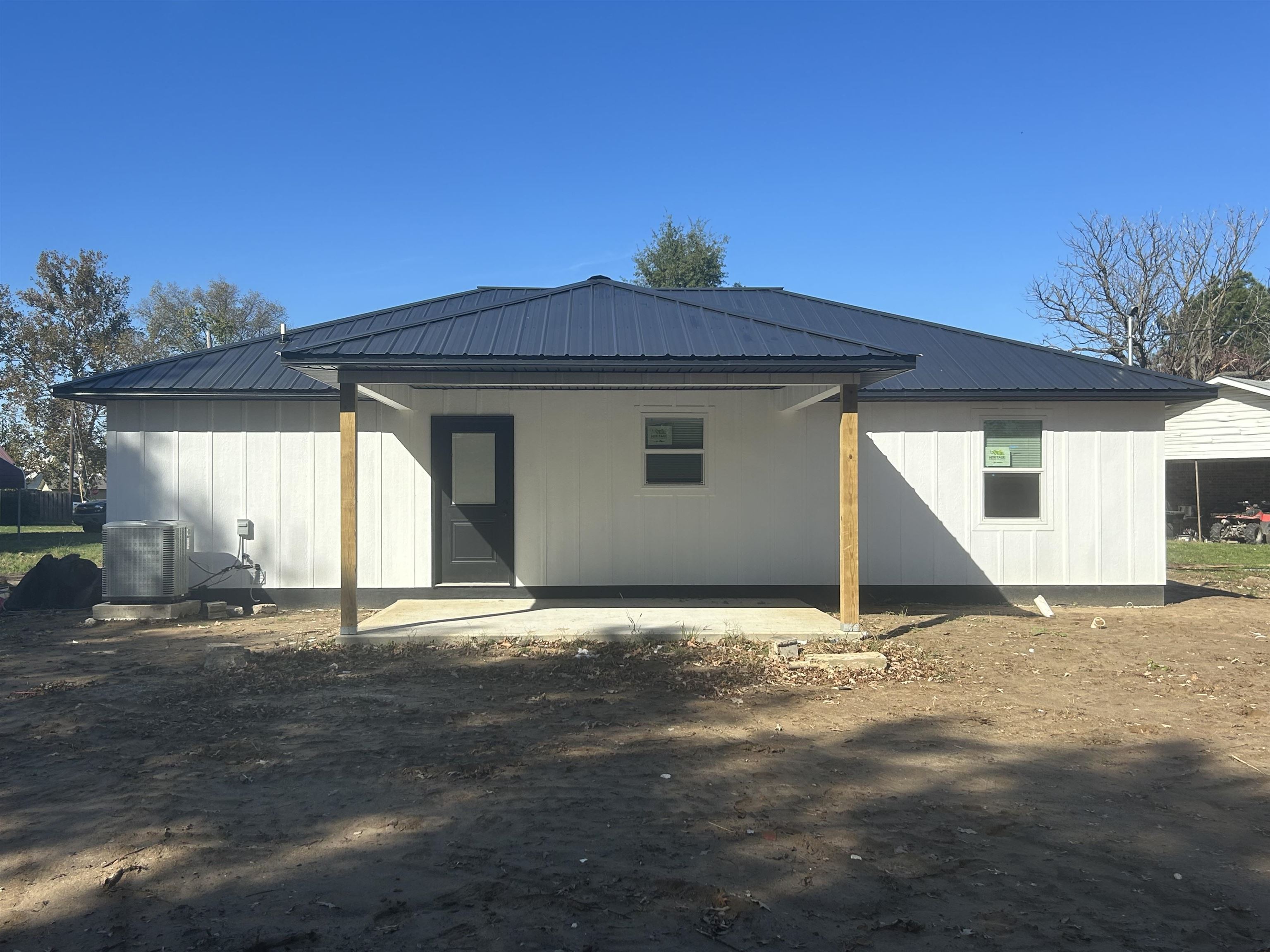 100 Nw Randolph Property Photo 8