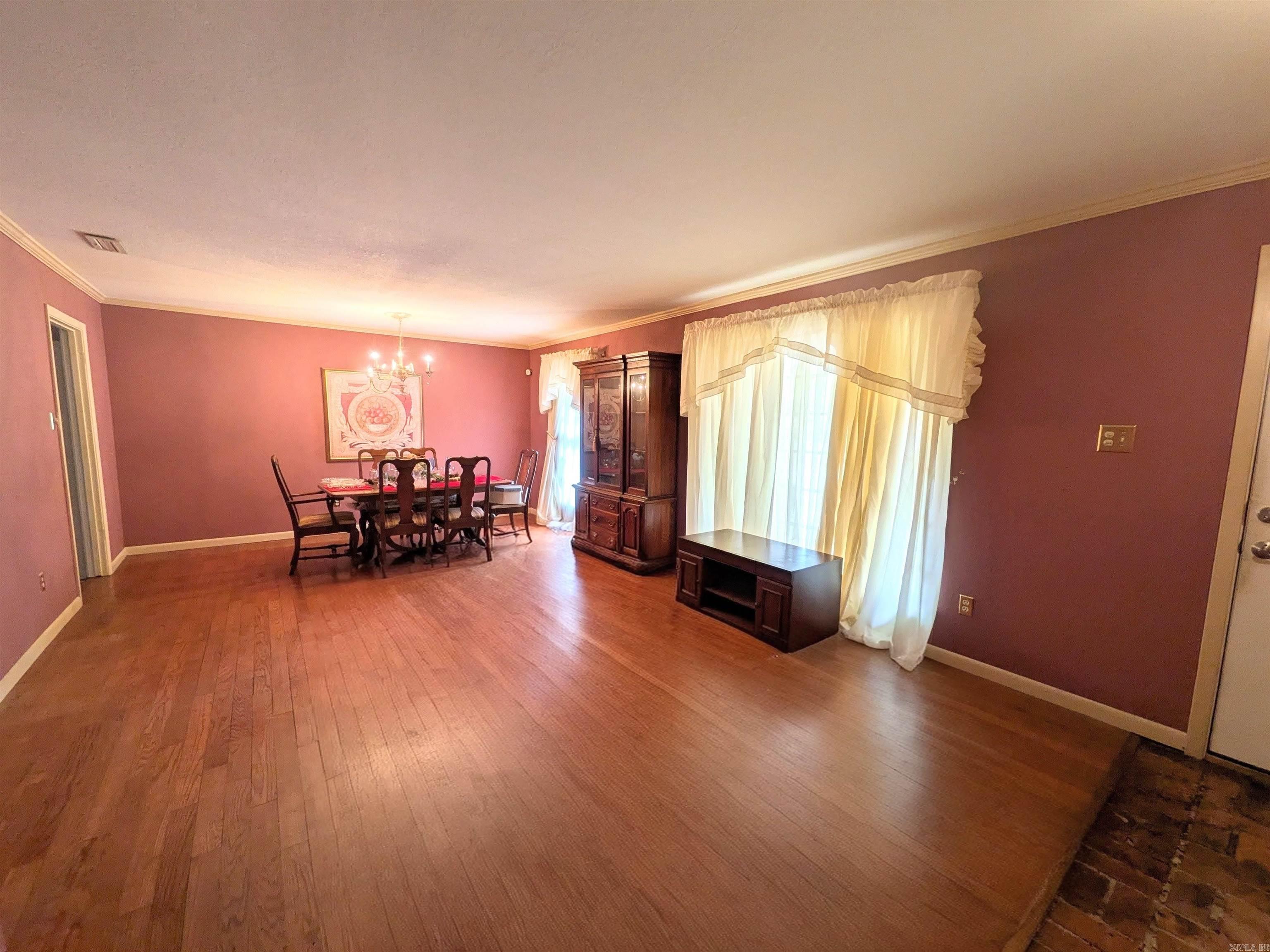 128 Elaine Property Photo 5