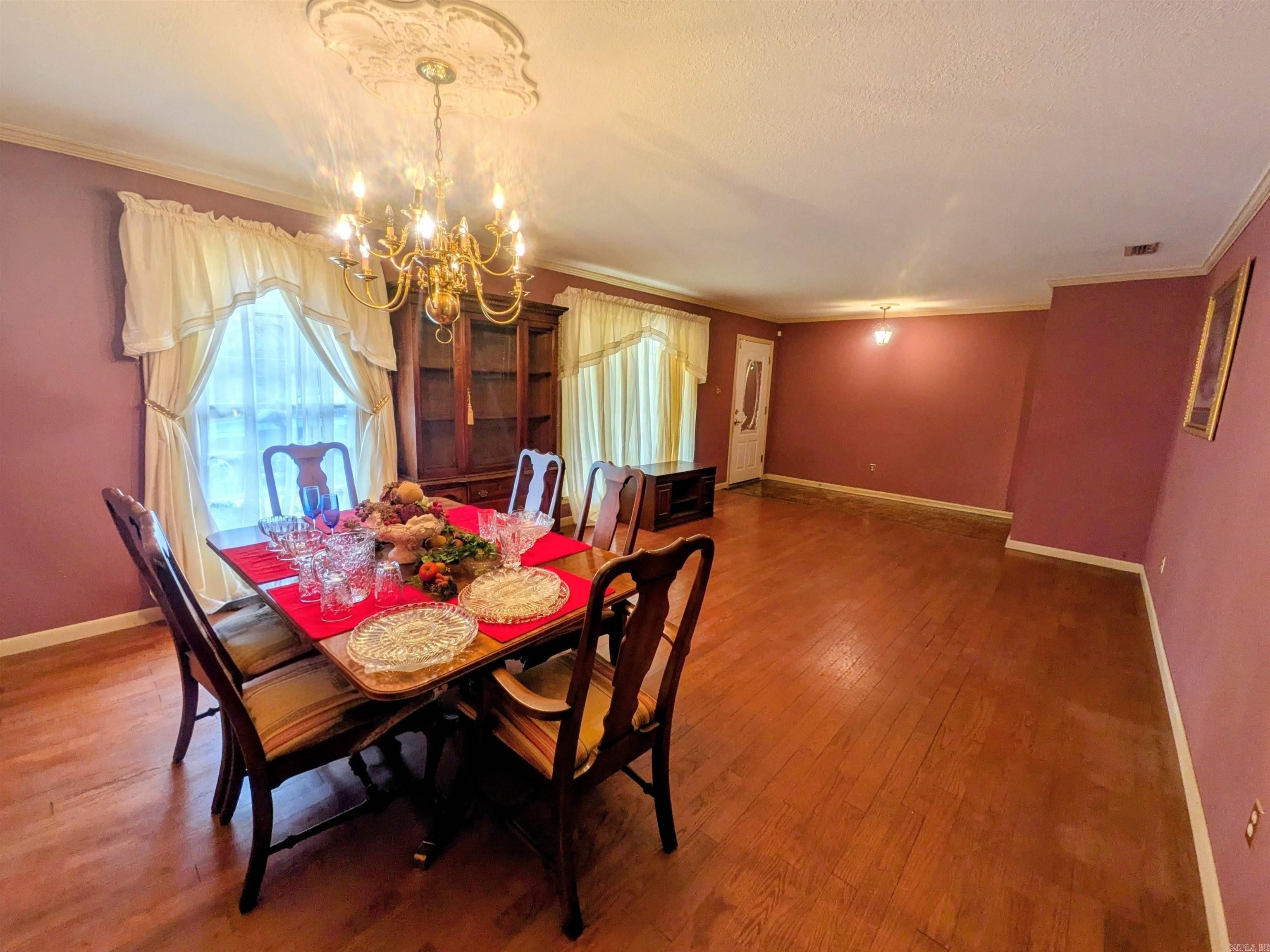 128 Elaine Property Photo 6