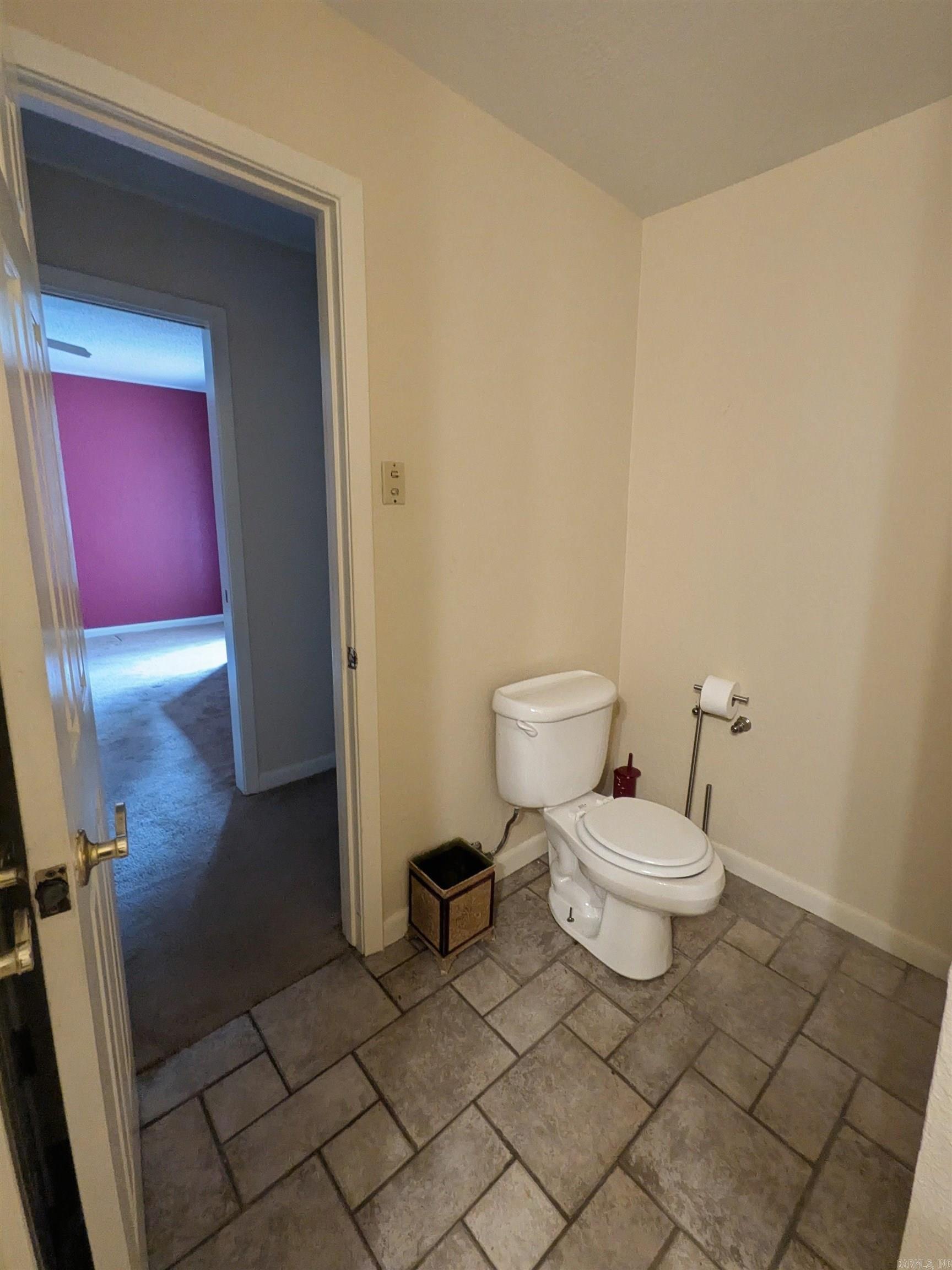128 Elaine Property Photo 15